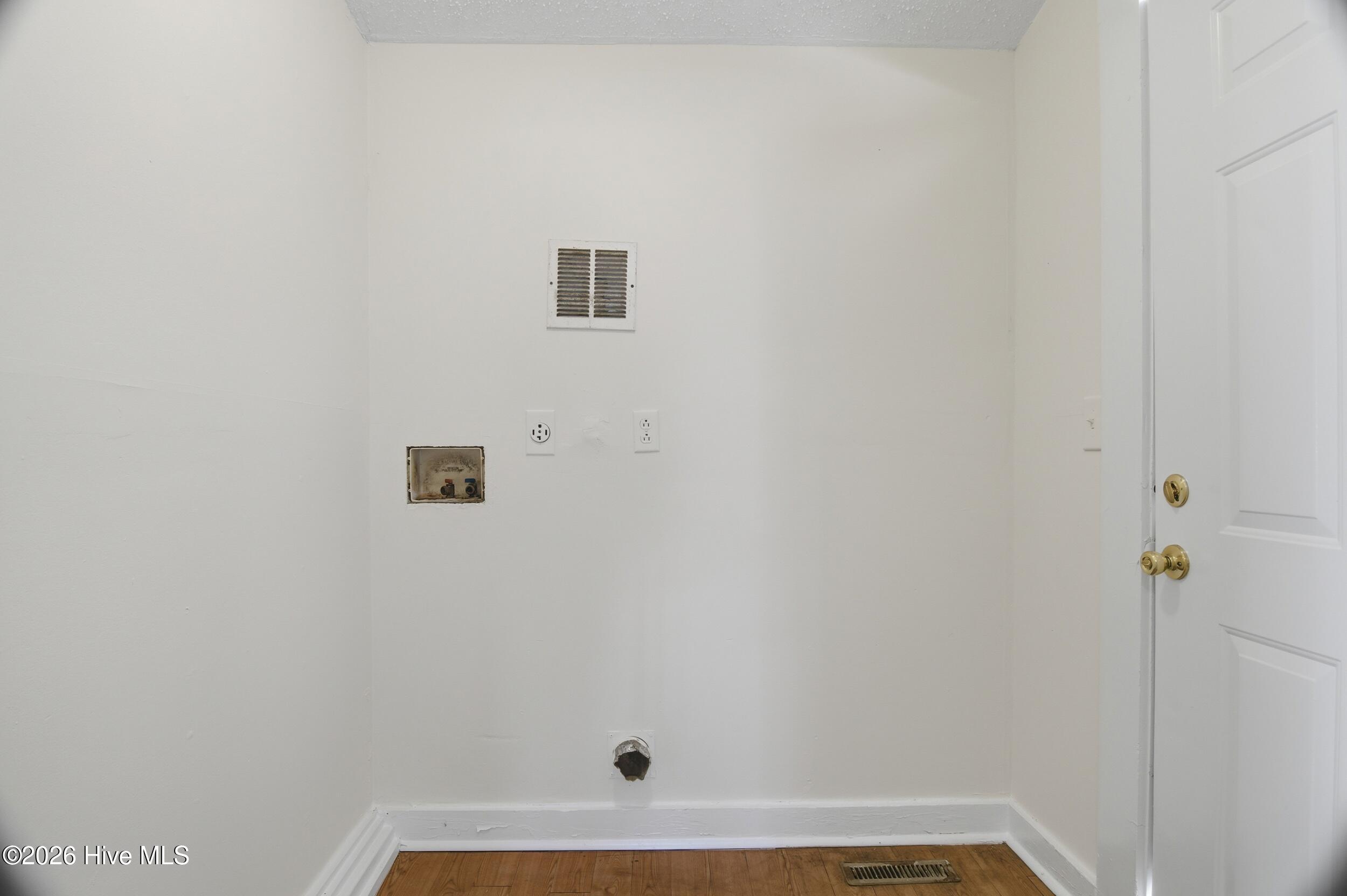 100558258 | Photo 21