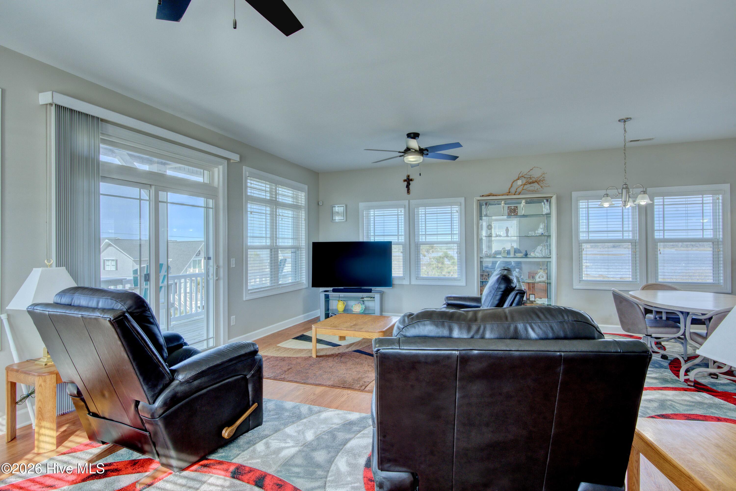 100558539 | Photo 13