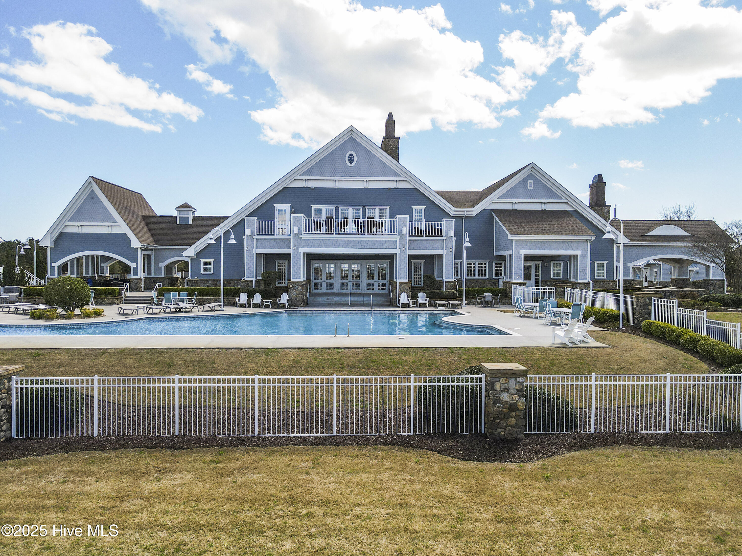 100524767 | Photo 47