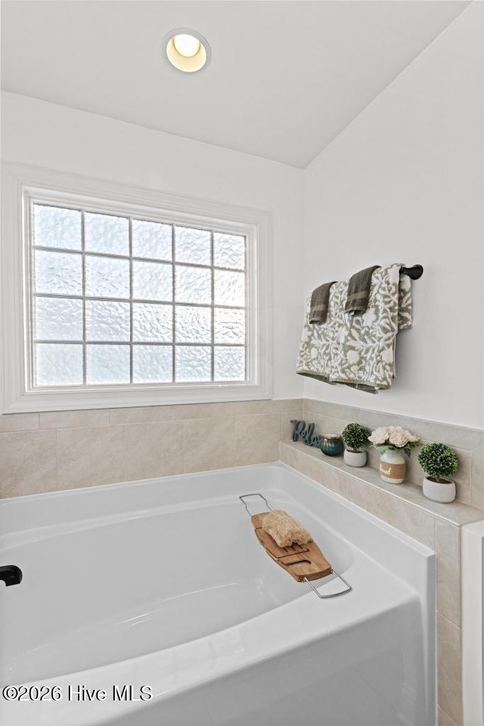 100565608 | Photo 41