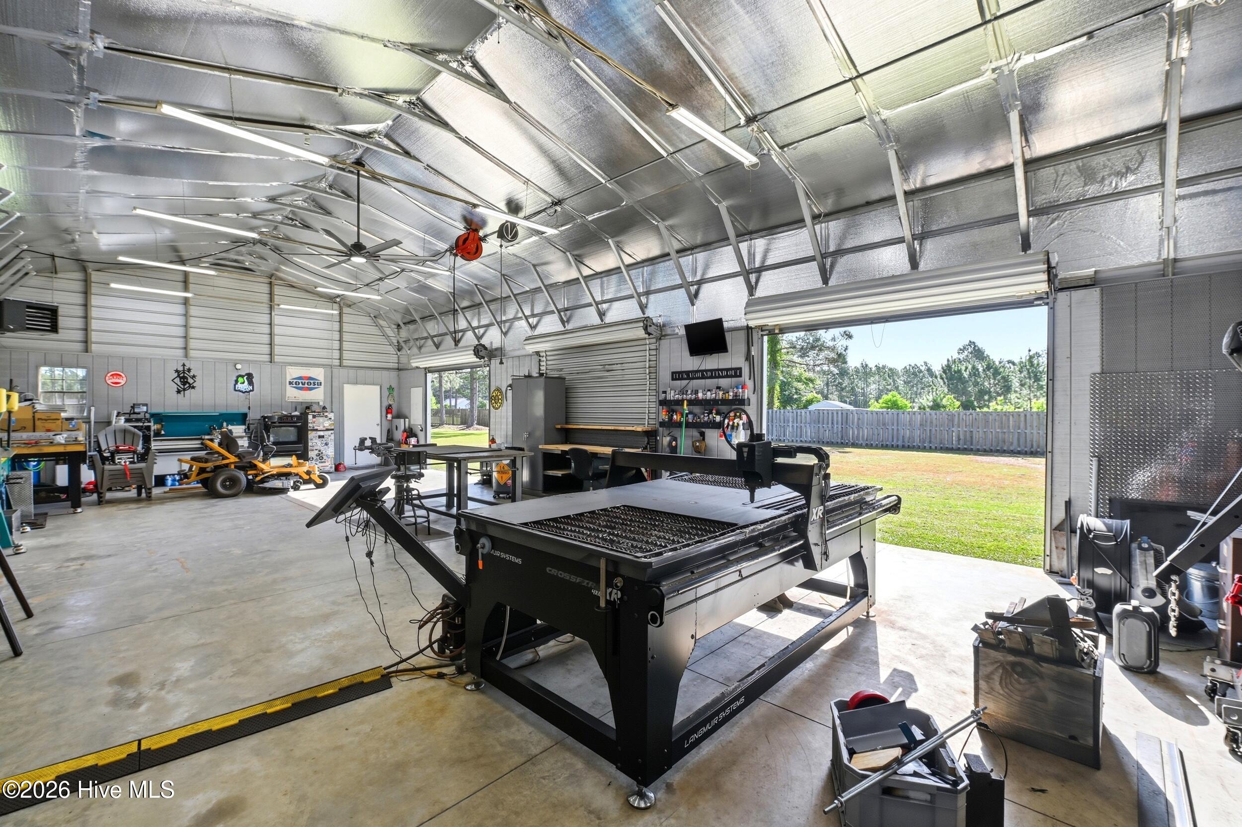 100569719 | Photo 40