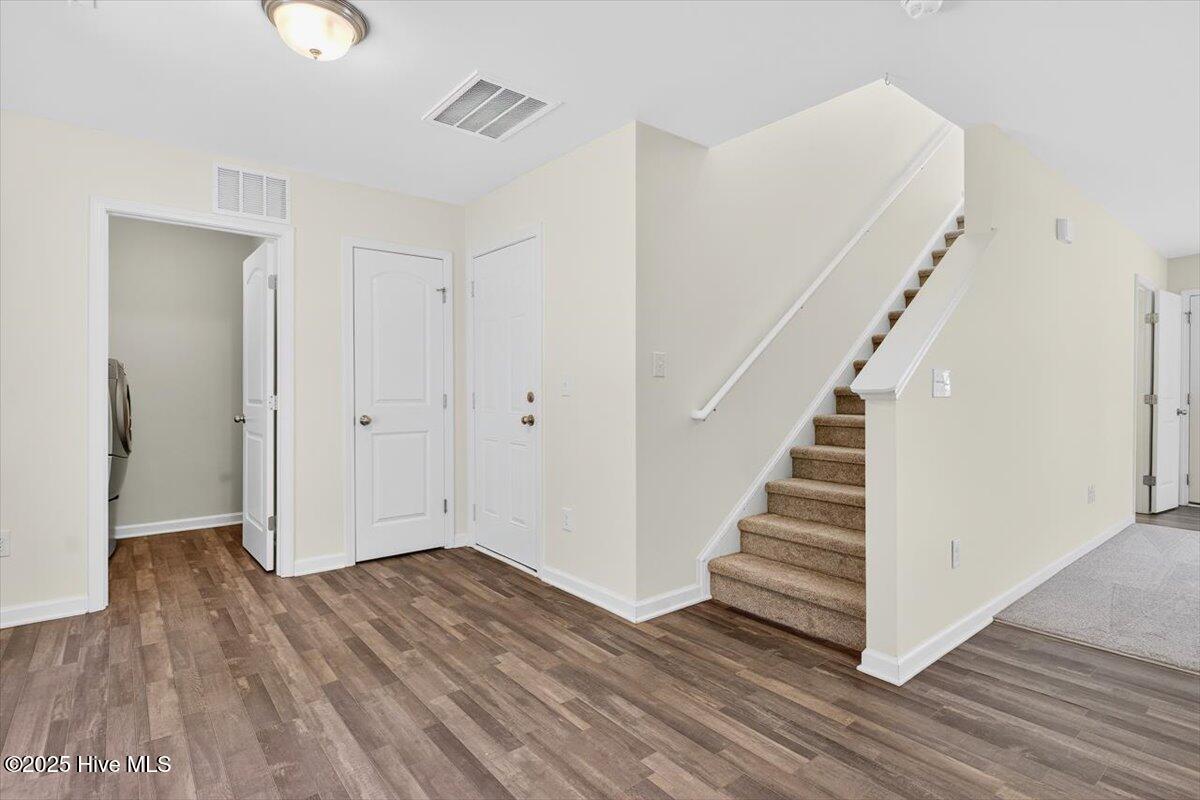 100540215 | Photo 17