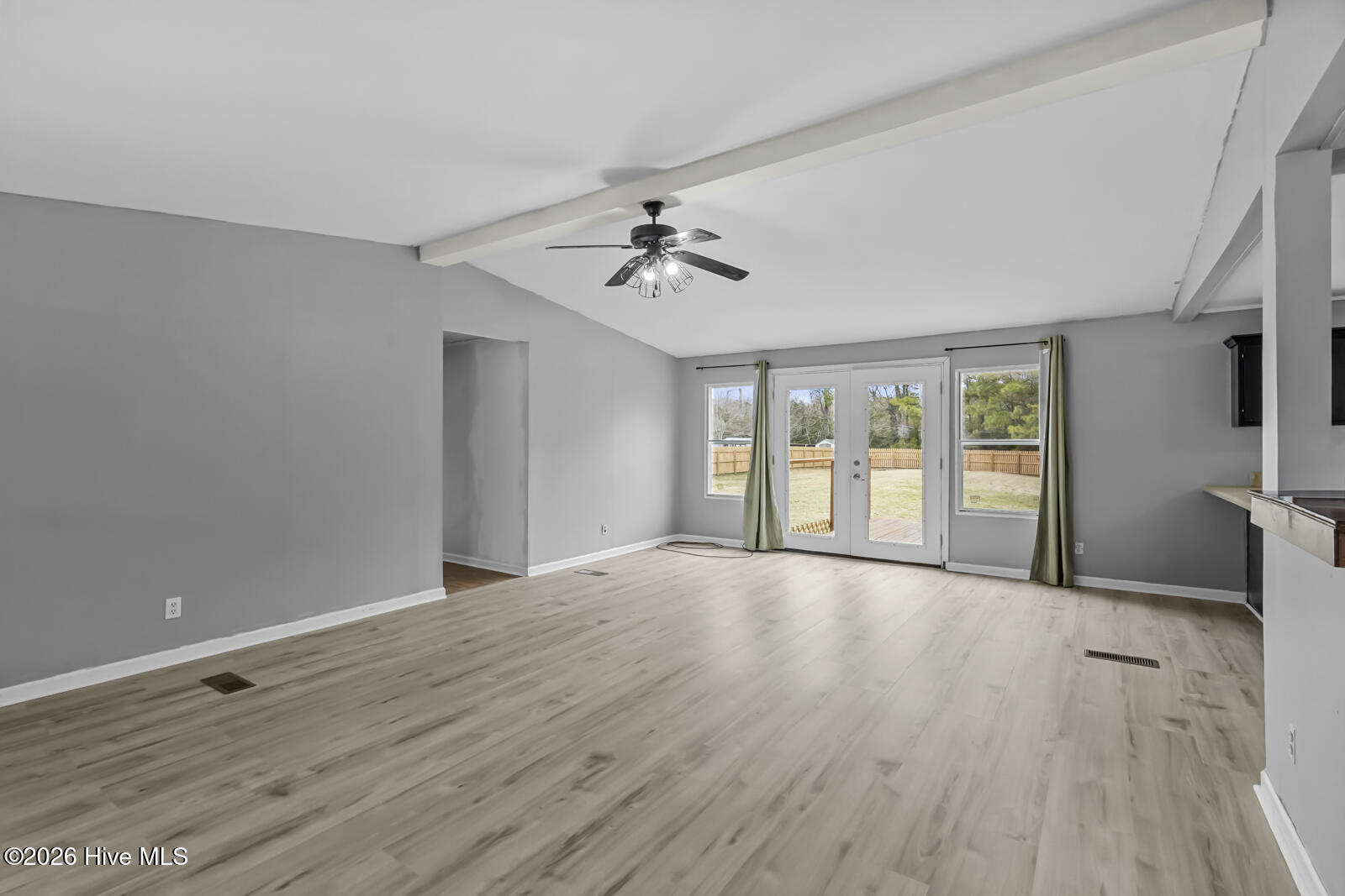 100556050 | Photo 12