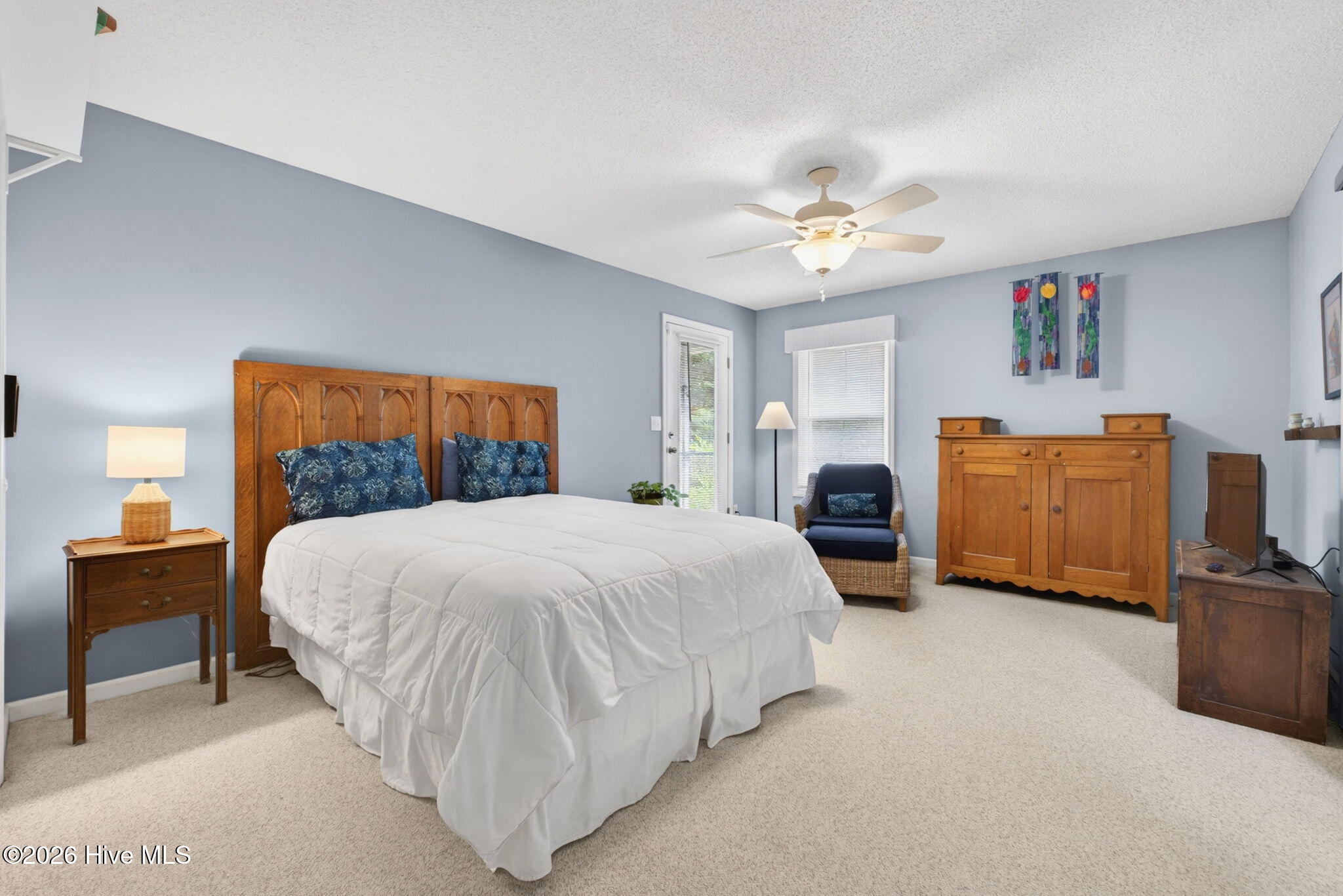100570975 | Photo 15