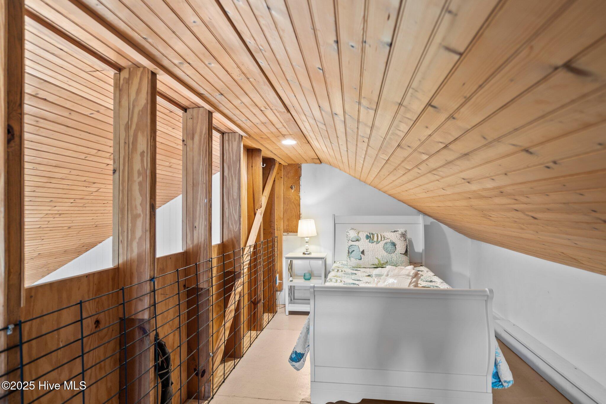 100537194 | Photo 53