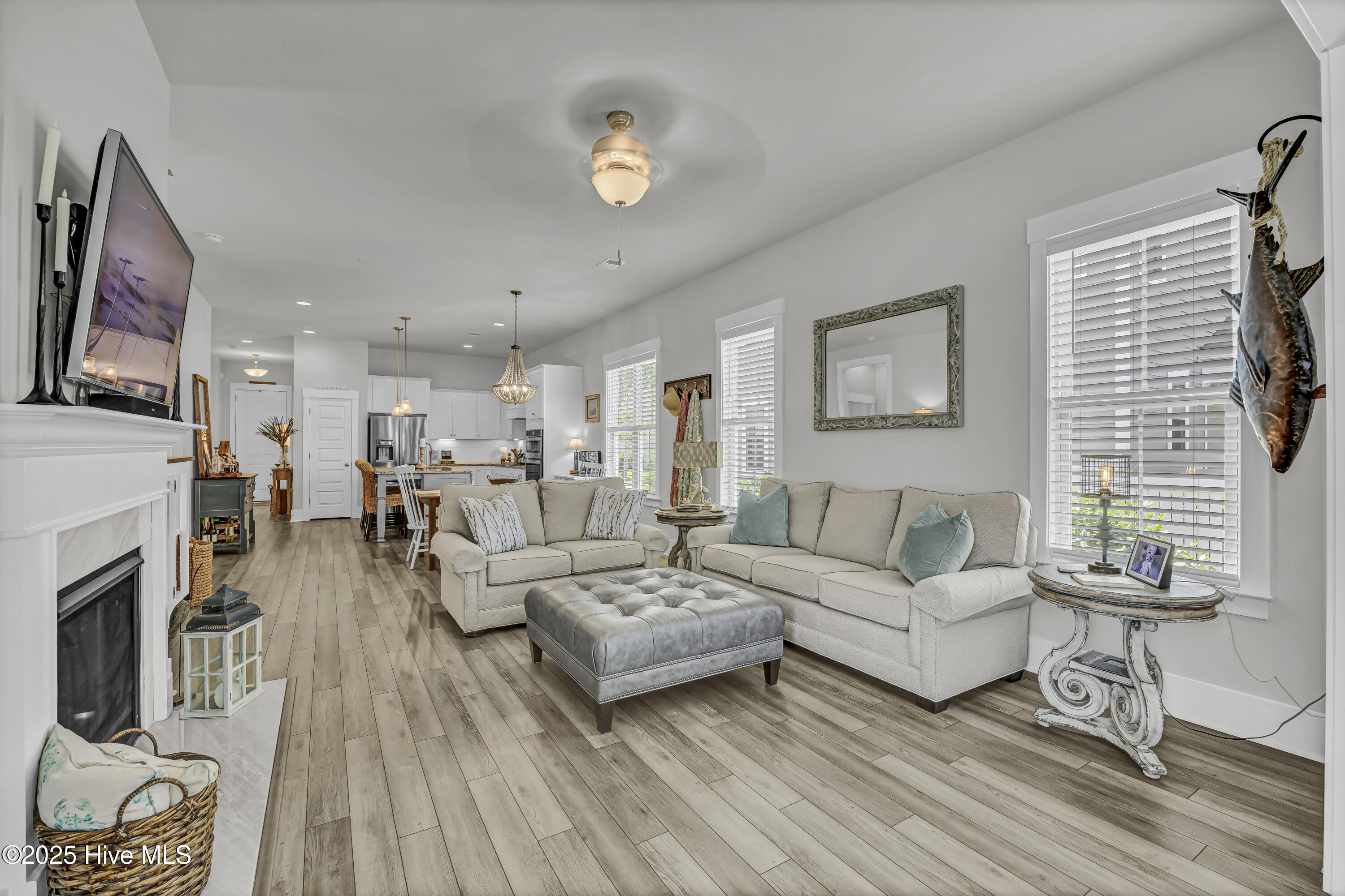 100517426 | Photo 30