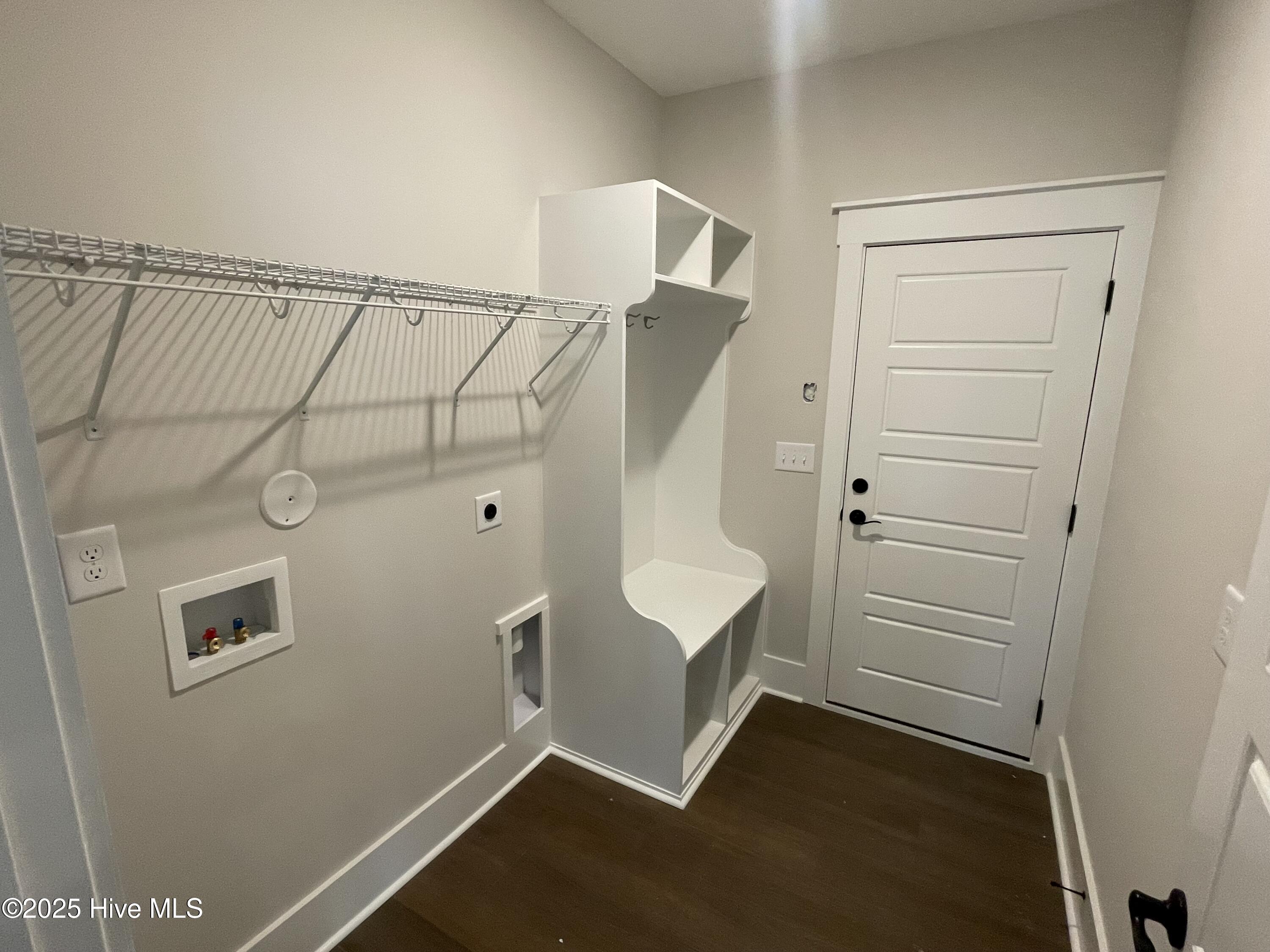 100530359 | Photo 10