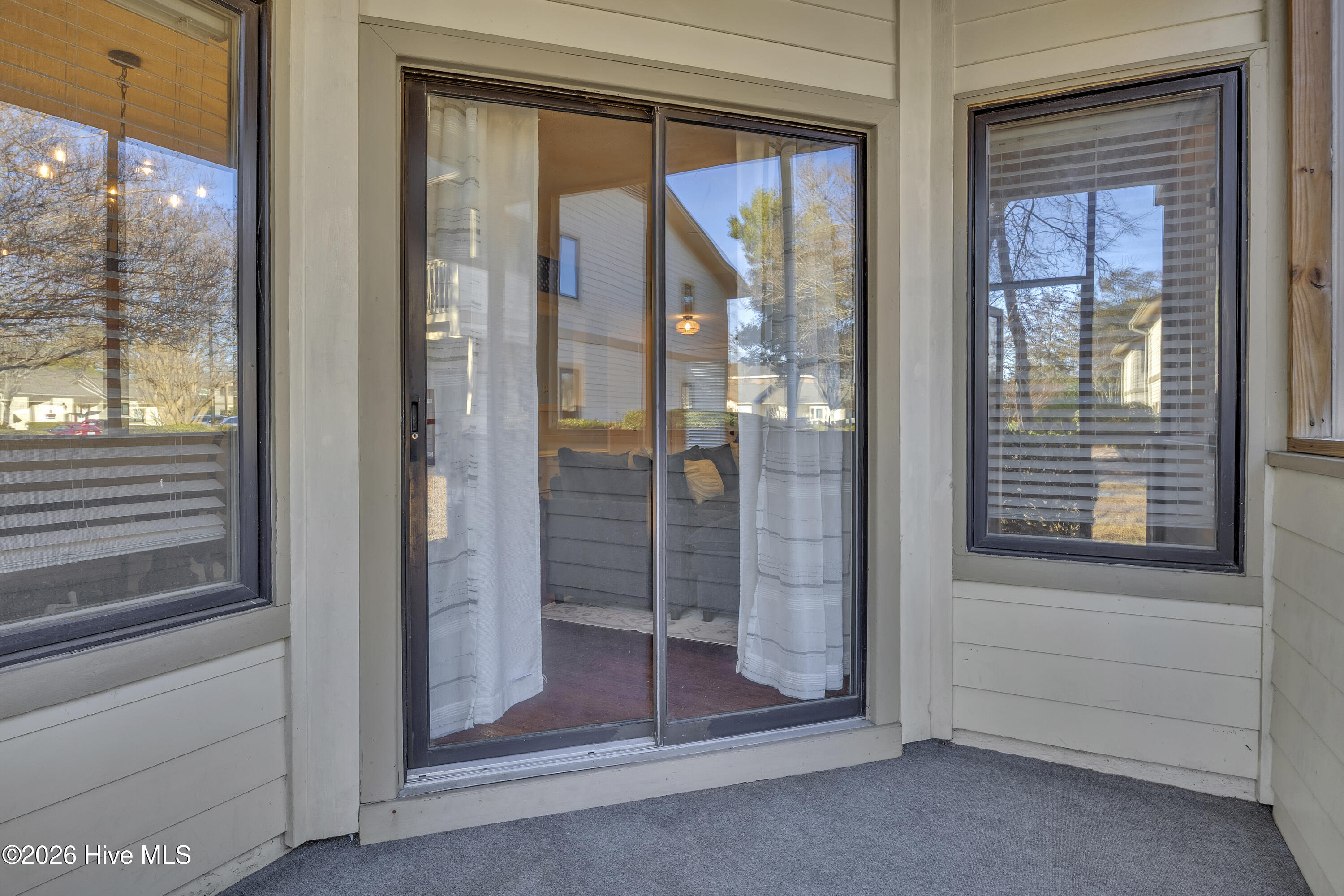 100547351 | Photo 20