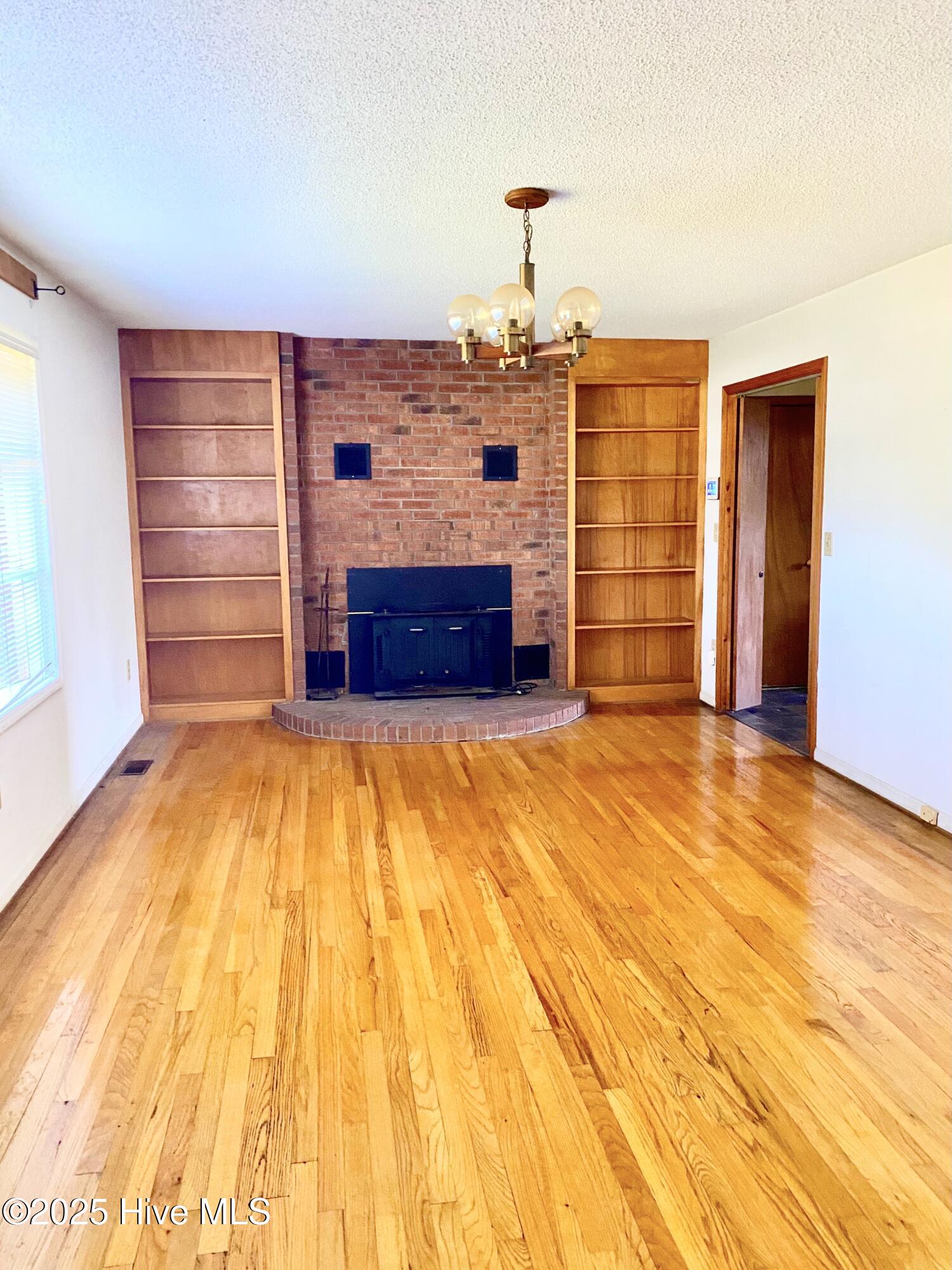 100541466 | Photo 10