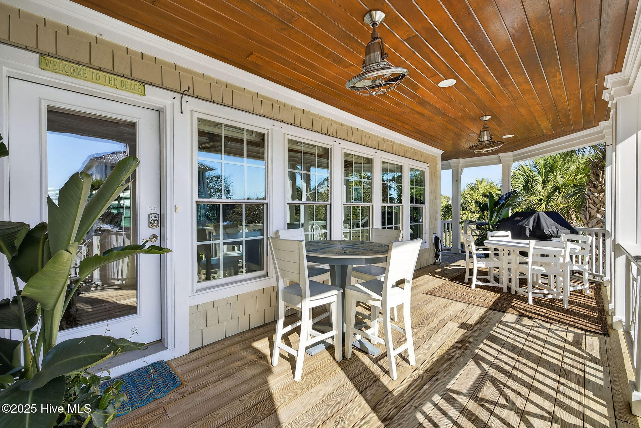 100537331 | Photo 35