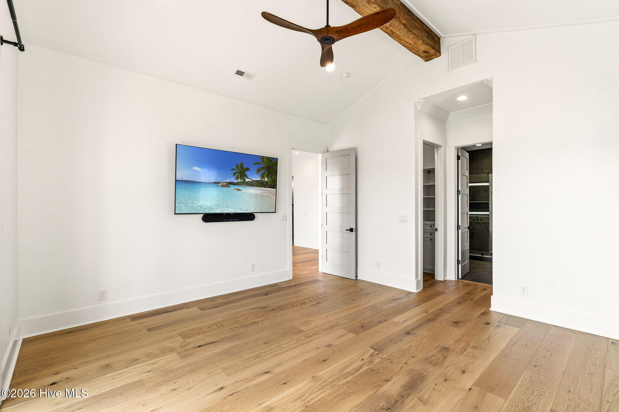 100557252 | Photo 45