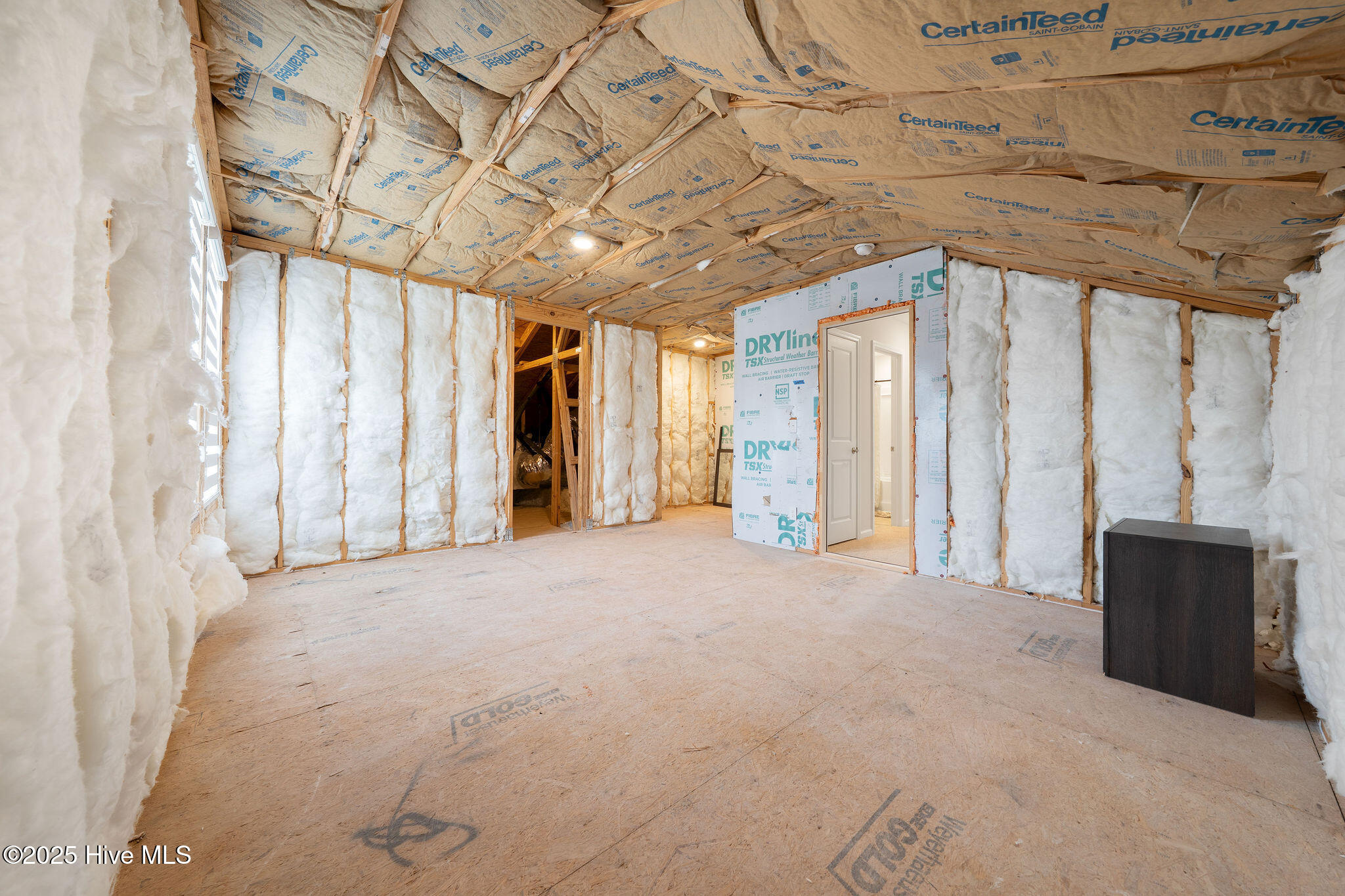 100542569 | Photo 41