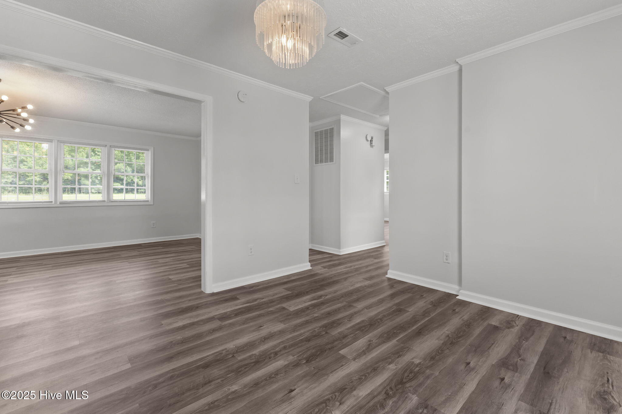 100526515 | Photo 21