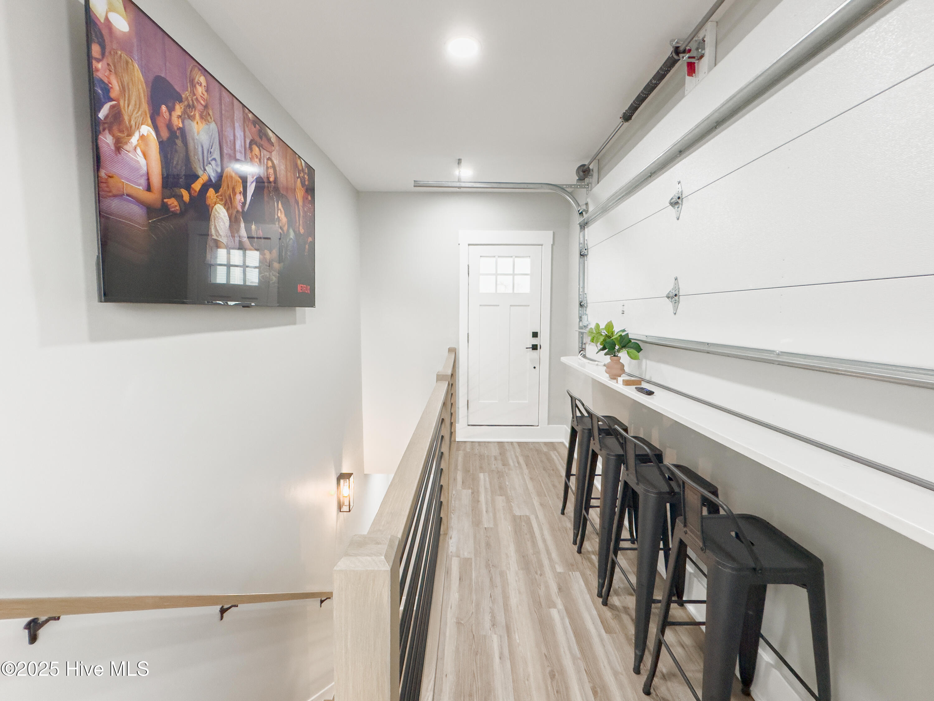 100537870 | Photo 52