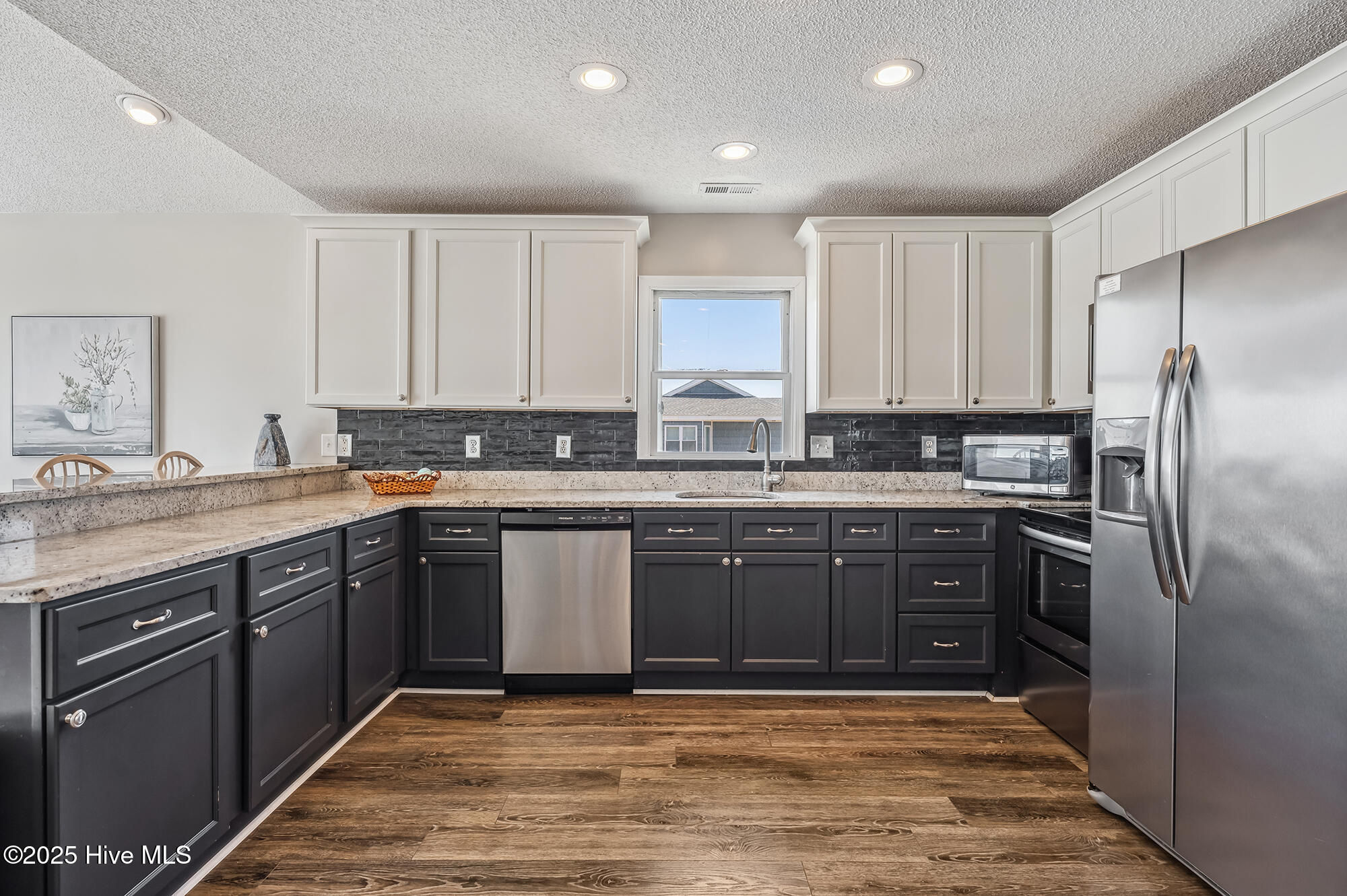 100538972 | Photo 13