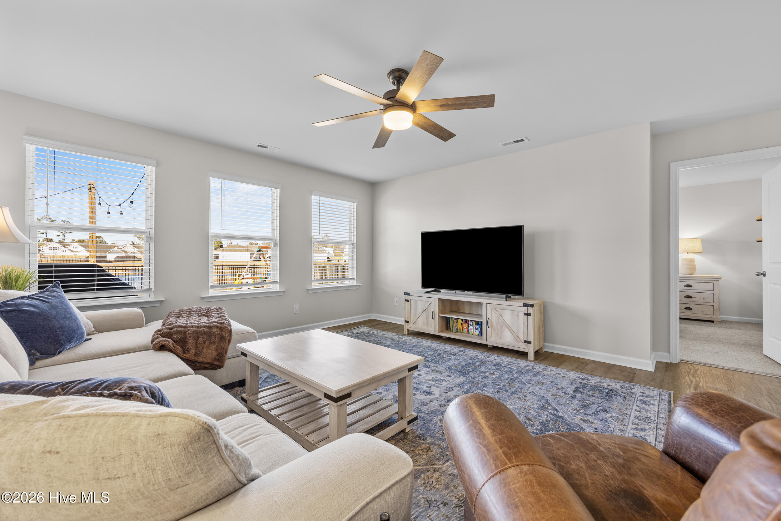 100550214 | Photo 10