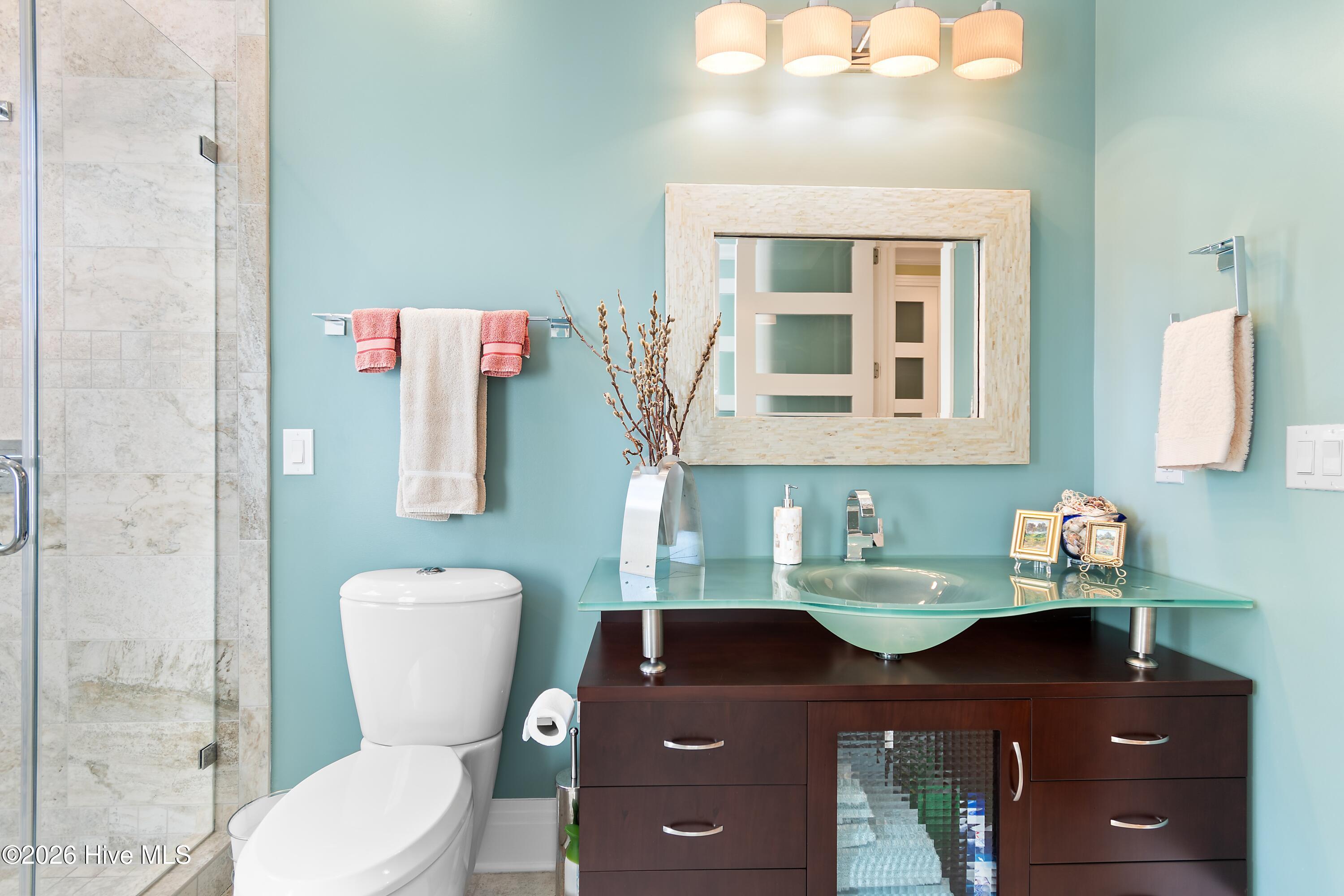 100549658 | Photo 41