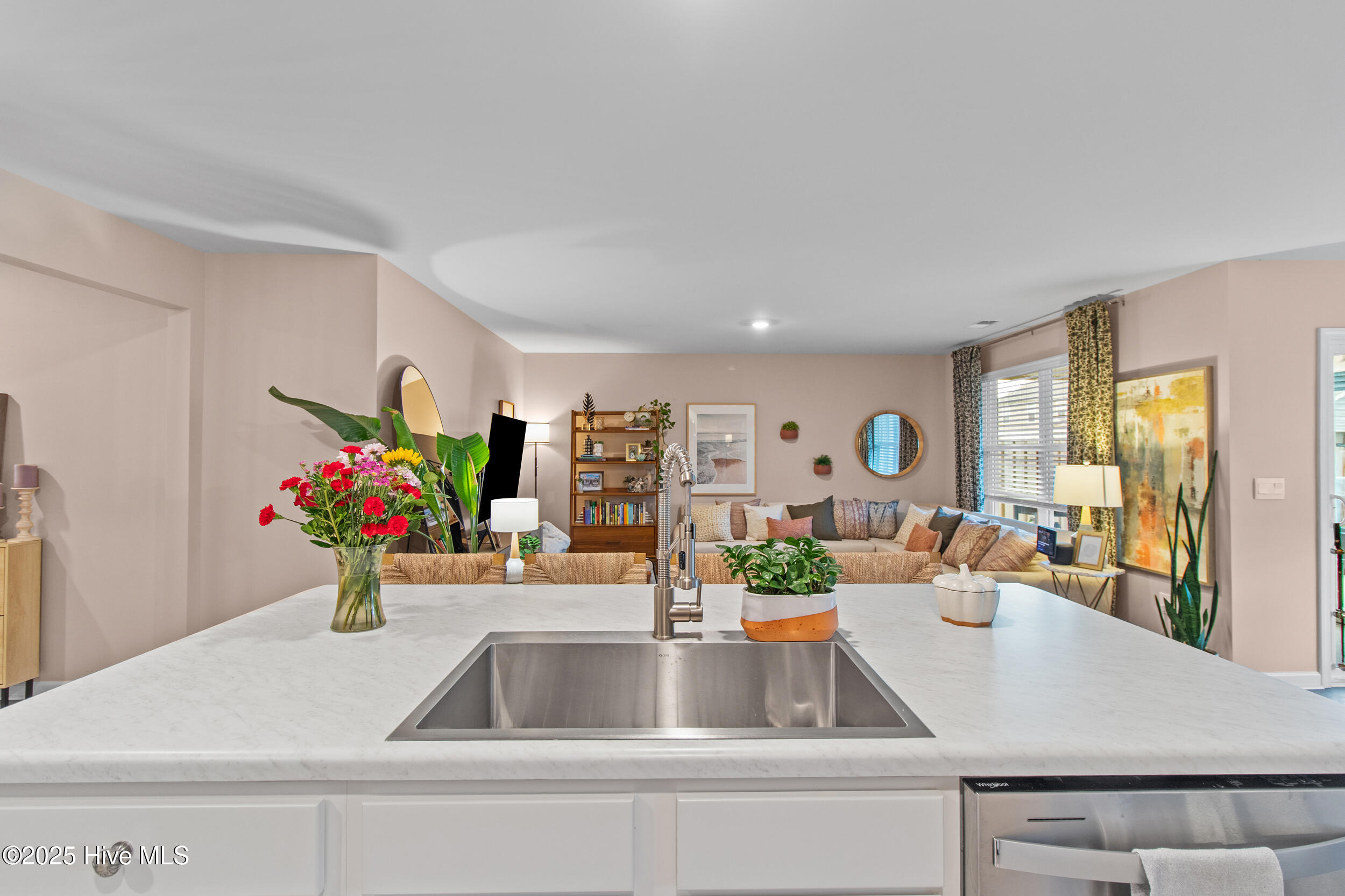 100533883 | Photo 11