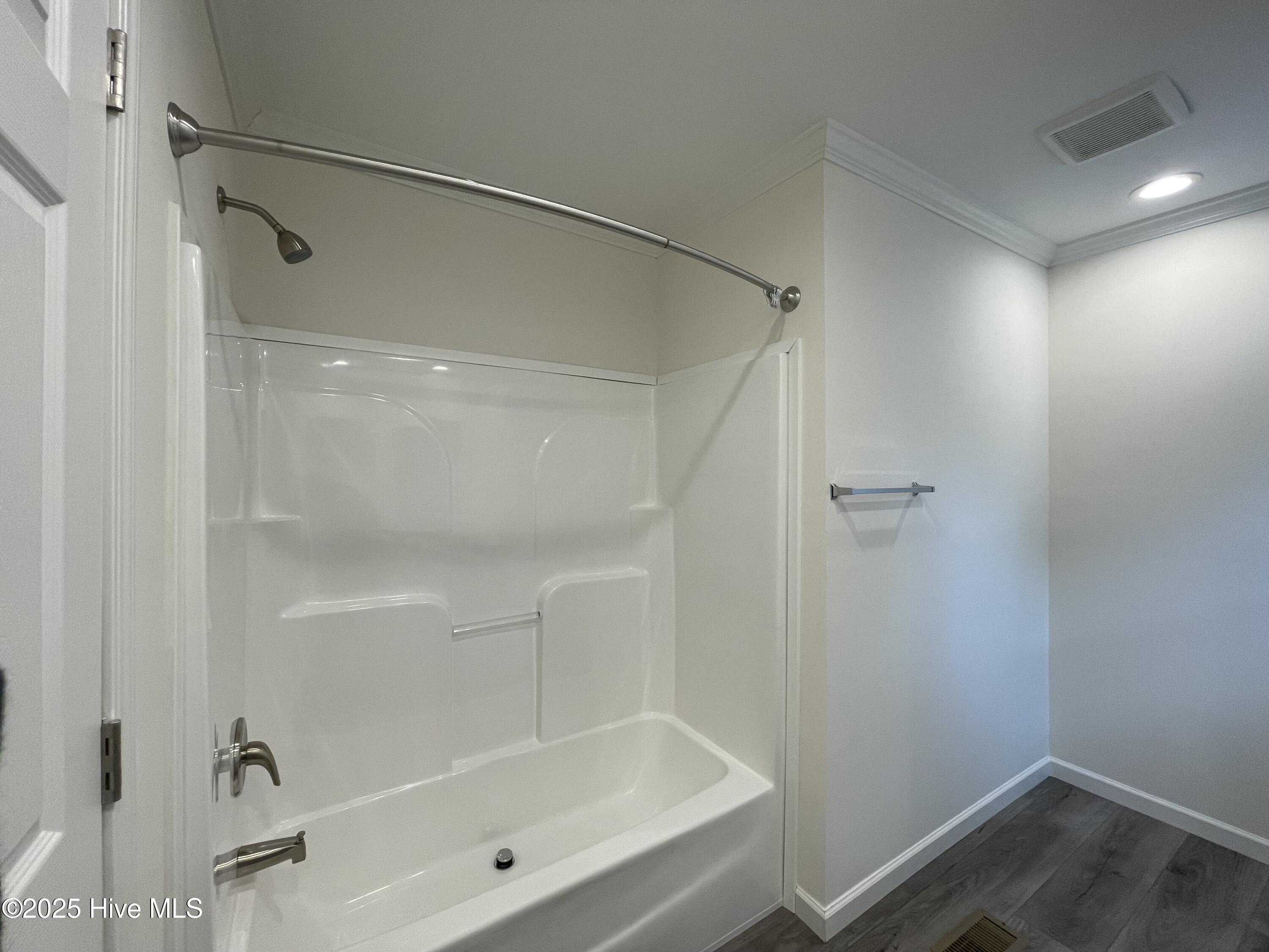 100536186 | Photo 23