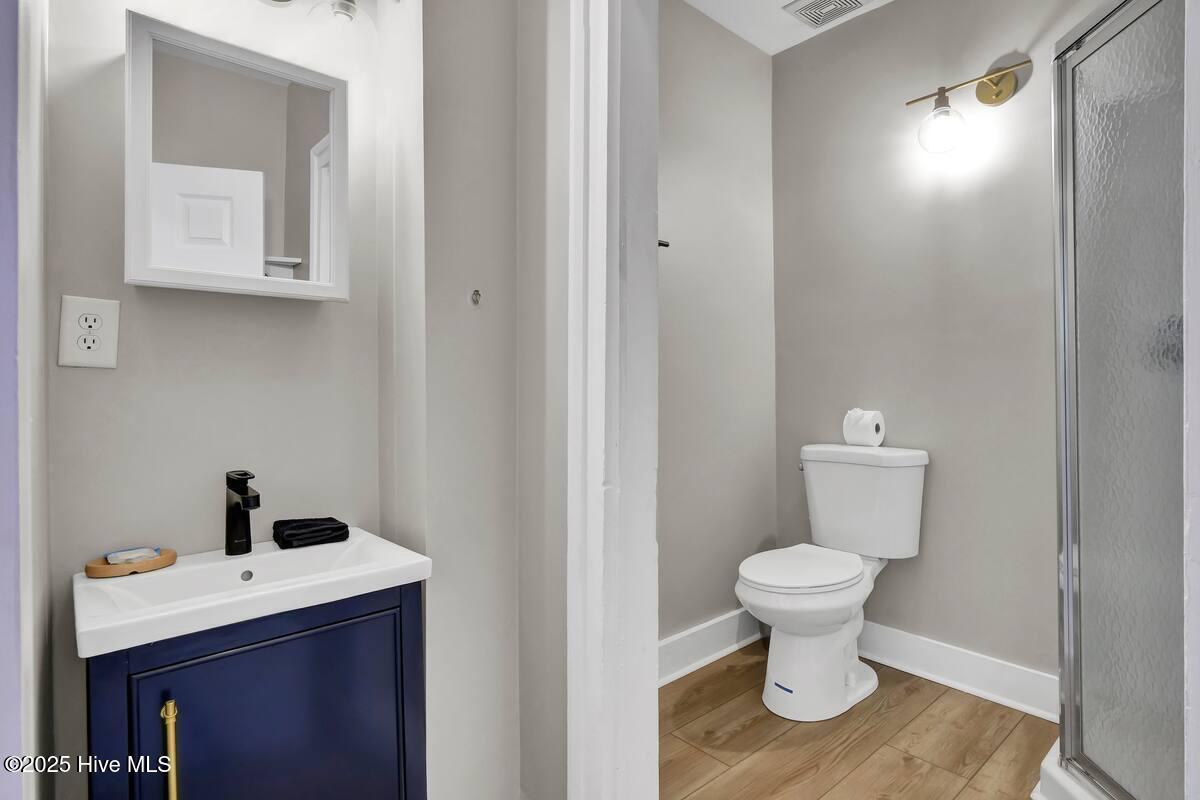 100542130 | Photo 42