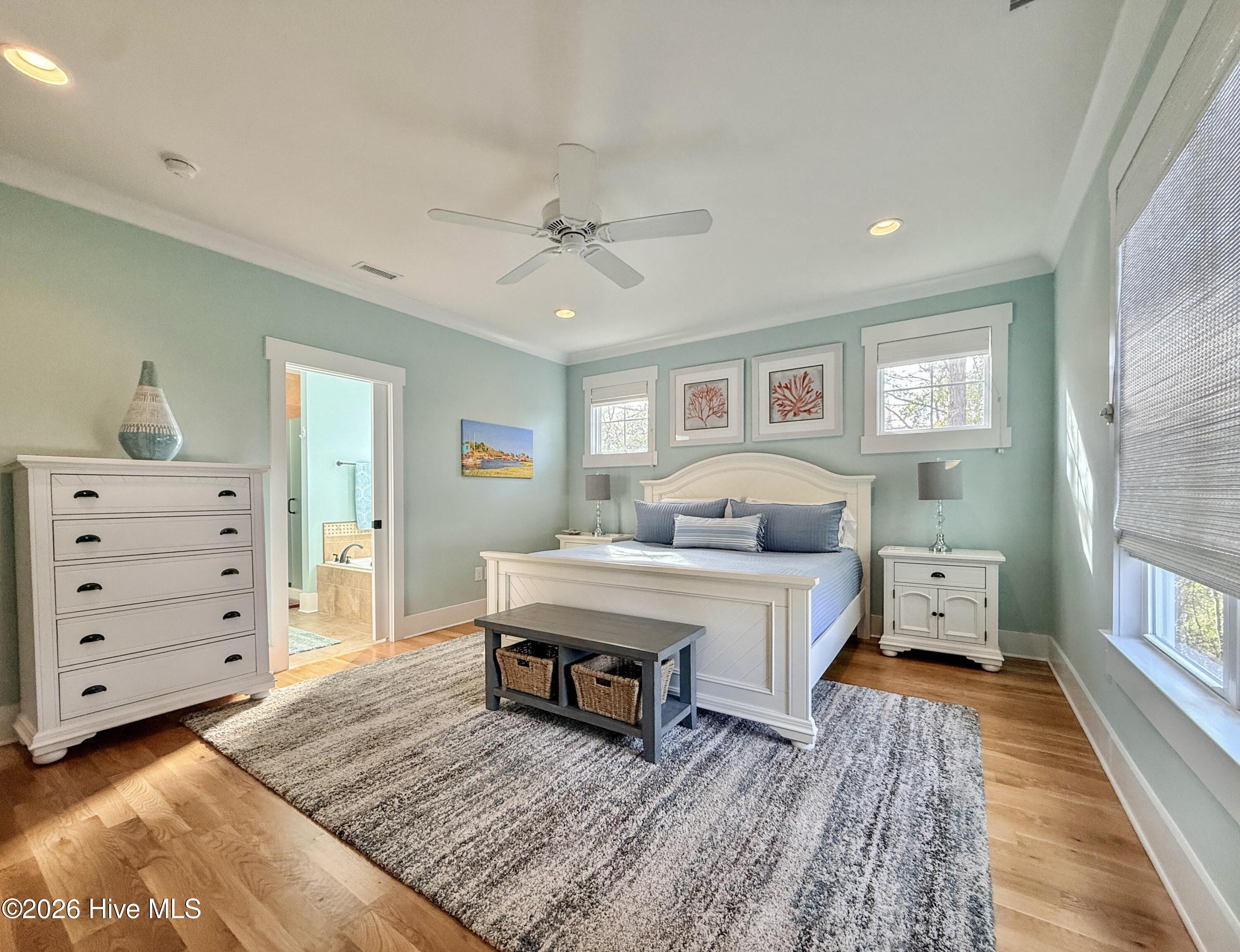 100548622 | Photo 29