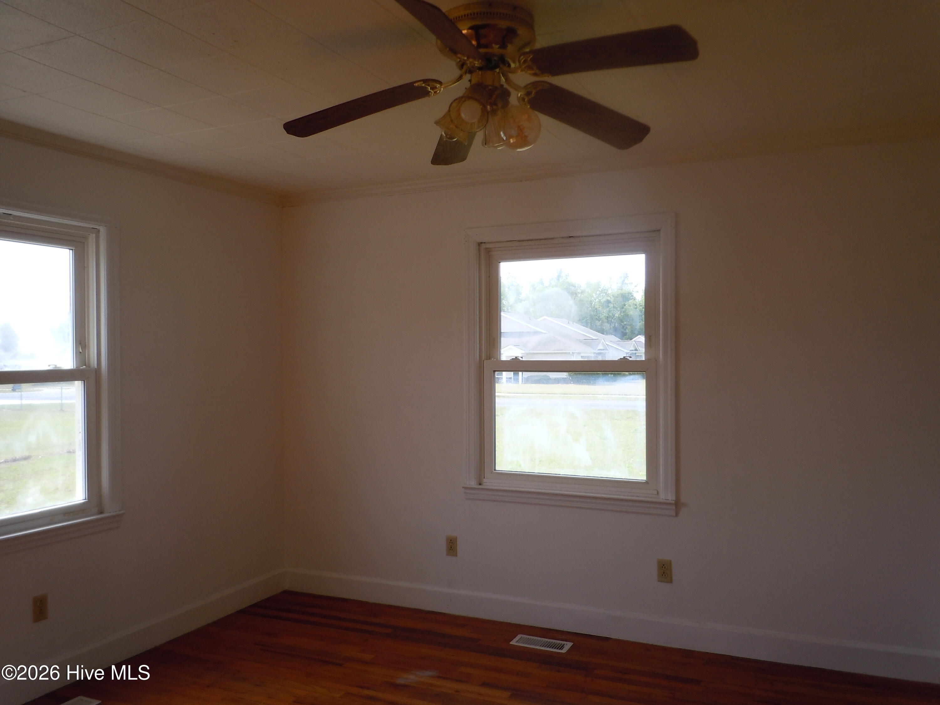 100565752 | Photo 22