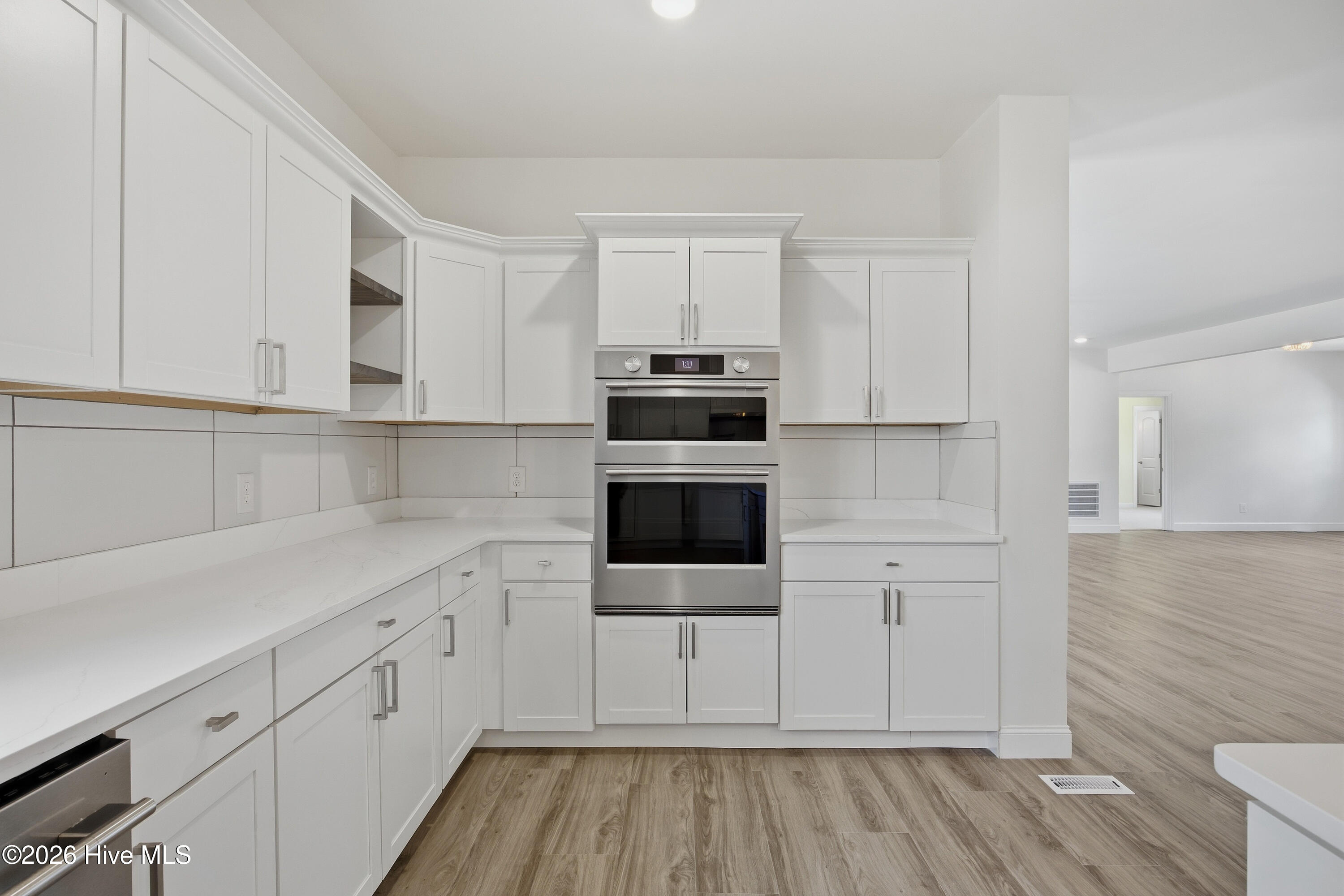 100569941 | Photo 27