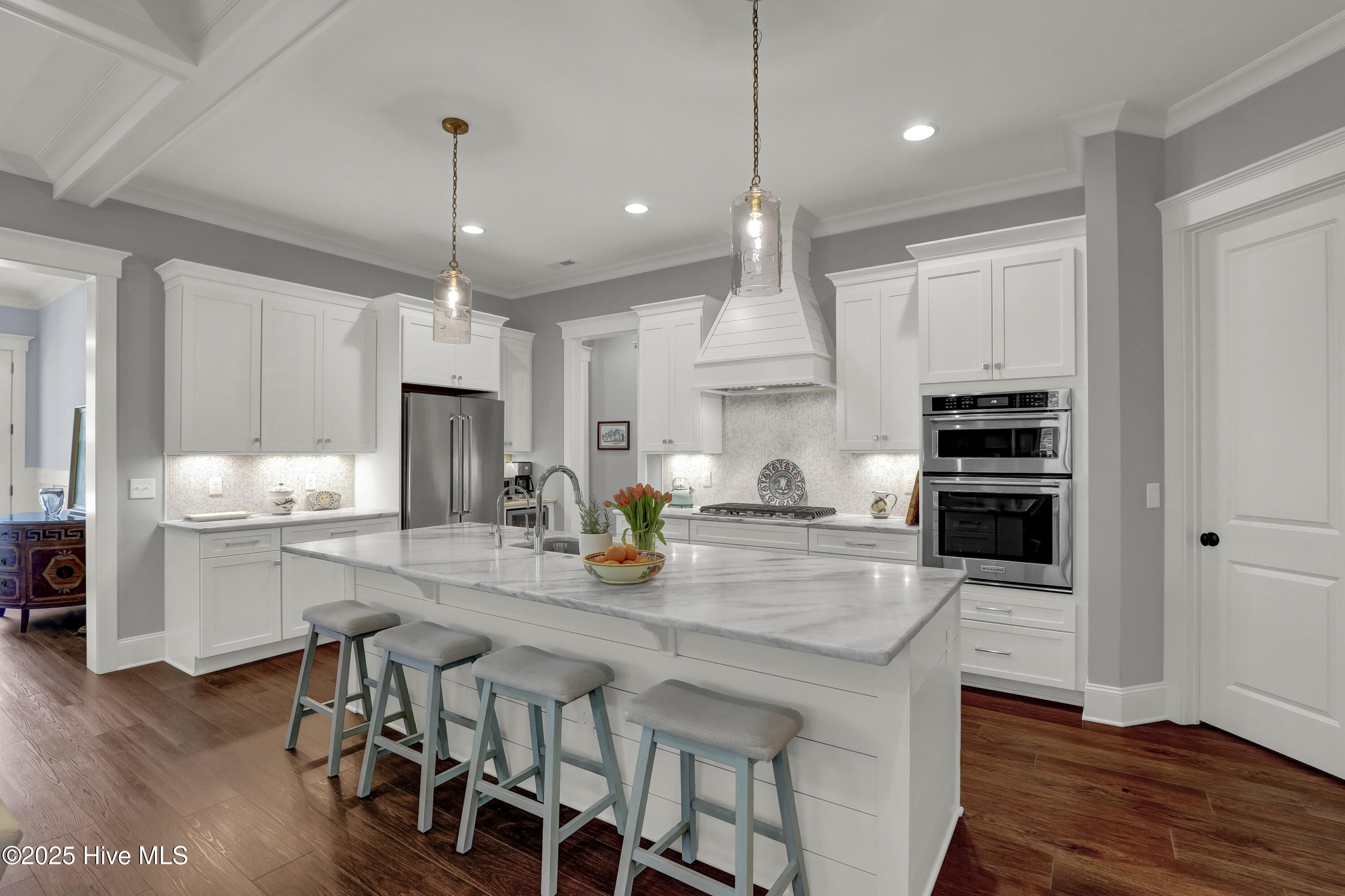 100523529 | Photo 19