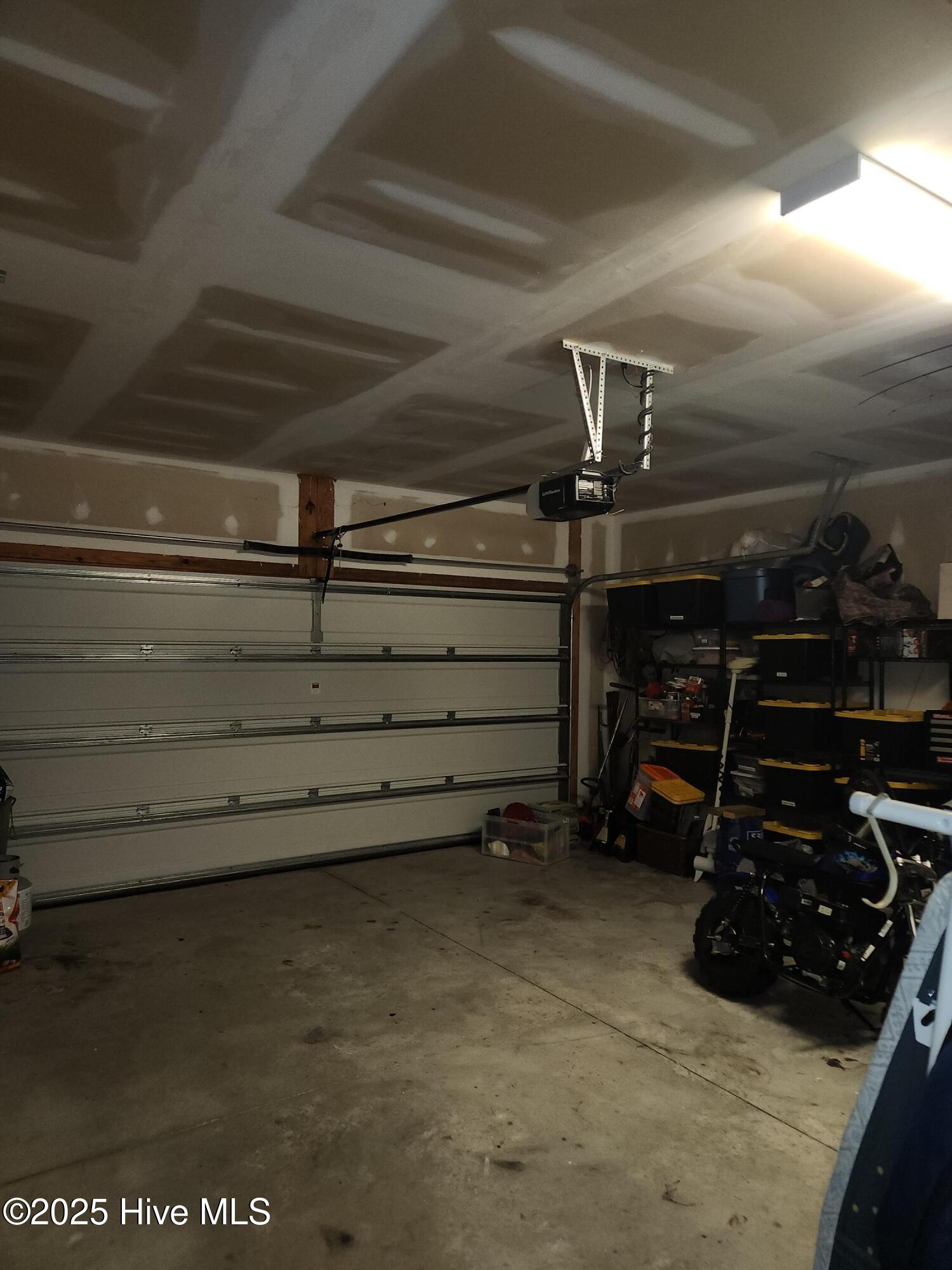 100539235 | Photo 32