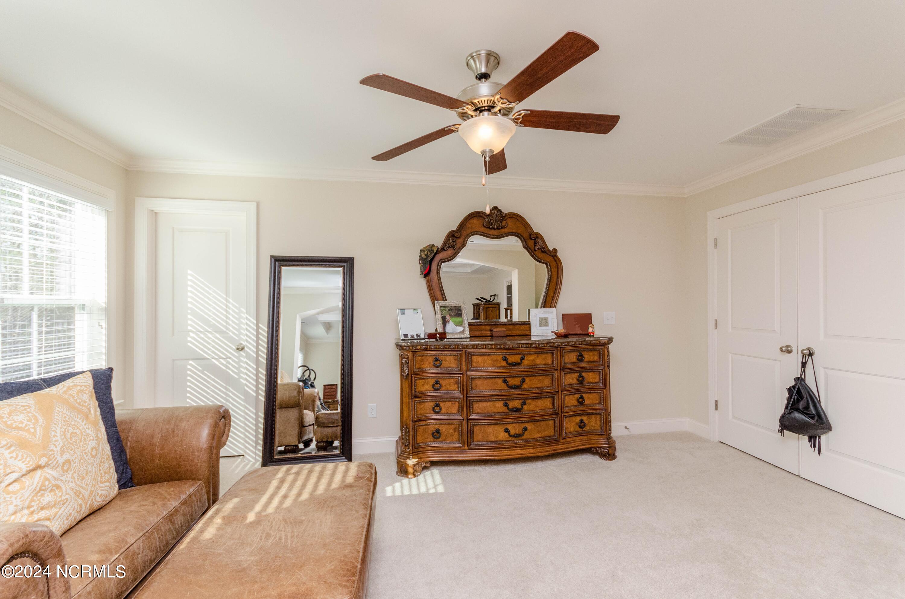 100560622 | Photo 34