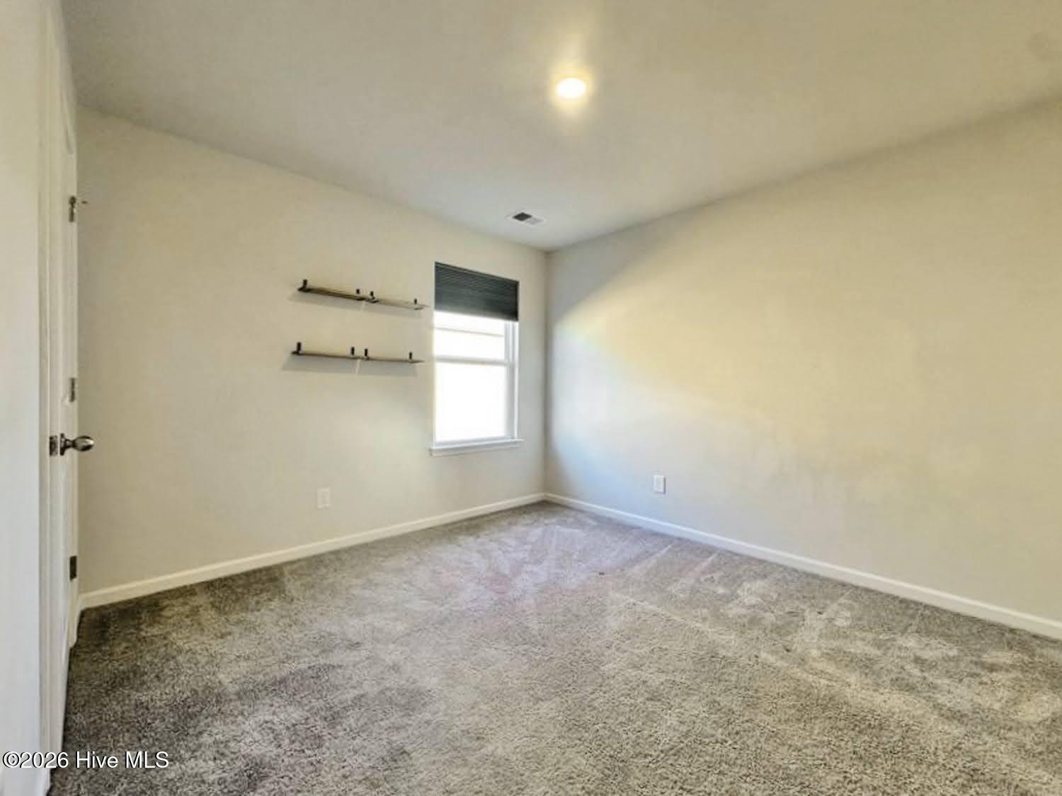 100552647 | Photo 11