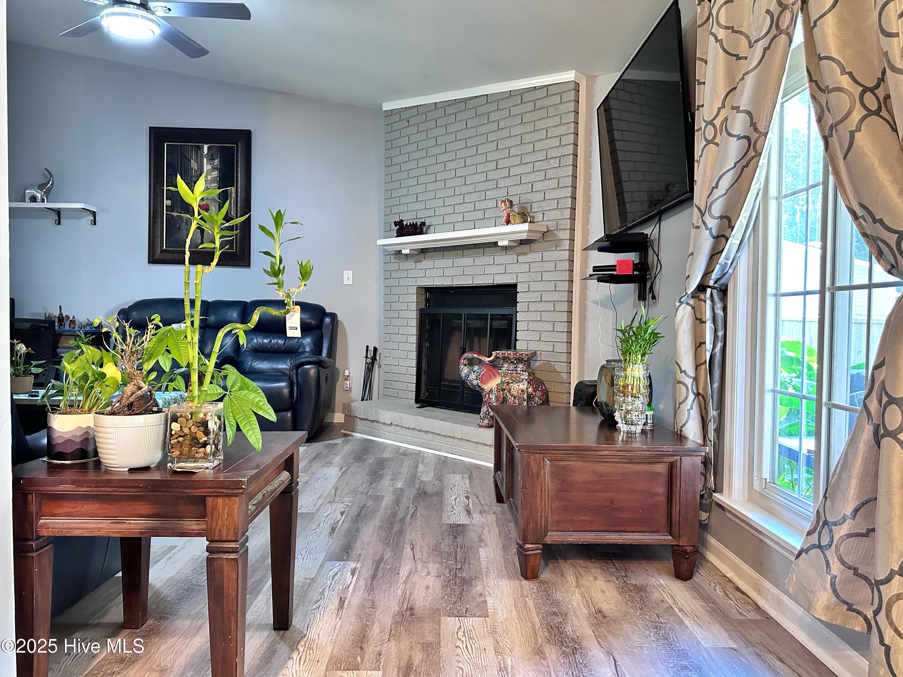 909 Springdale Drive, Jacksonville, NC 28540 – photo 12: Livrm