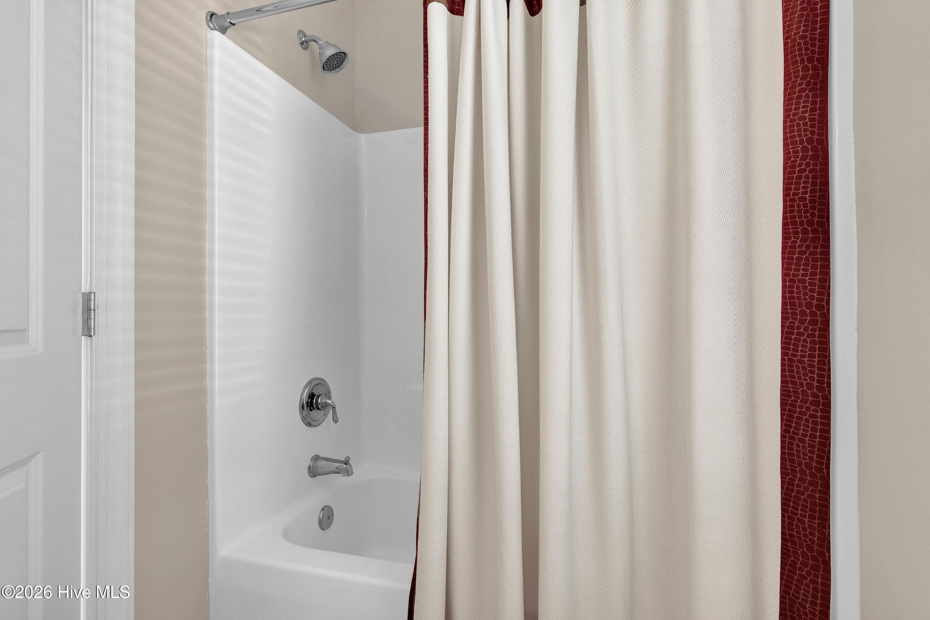 100567268 | Photo 39