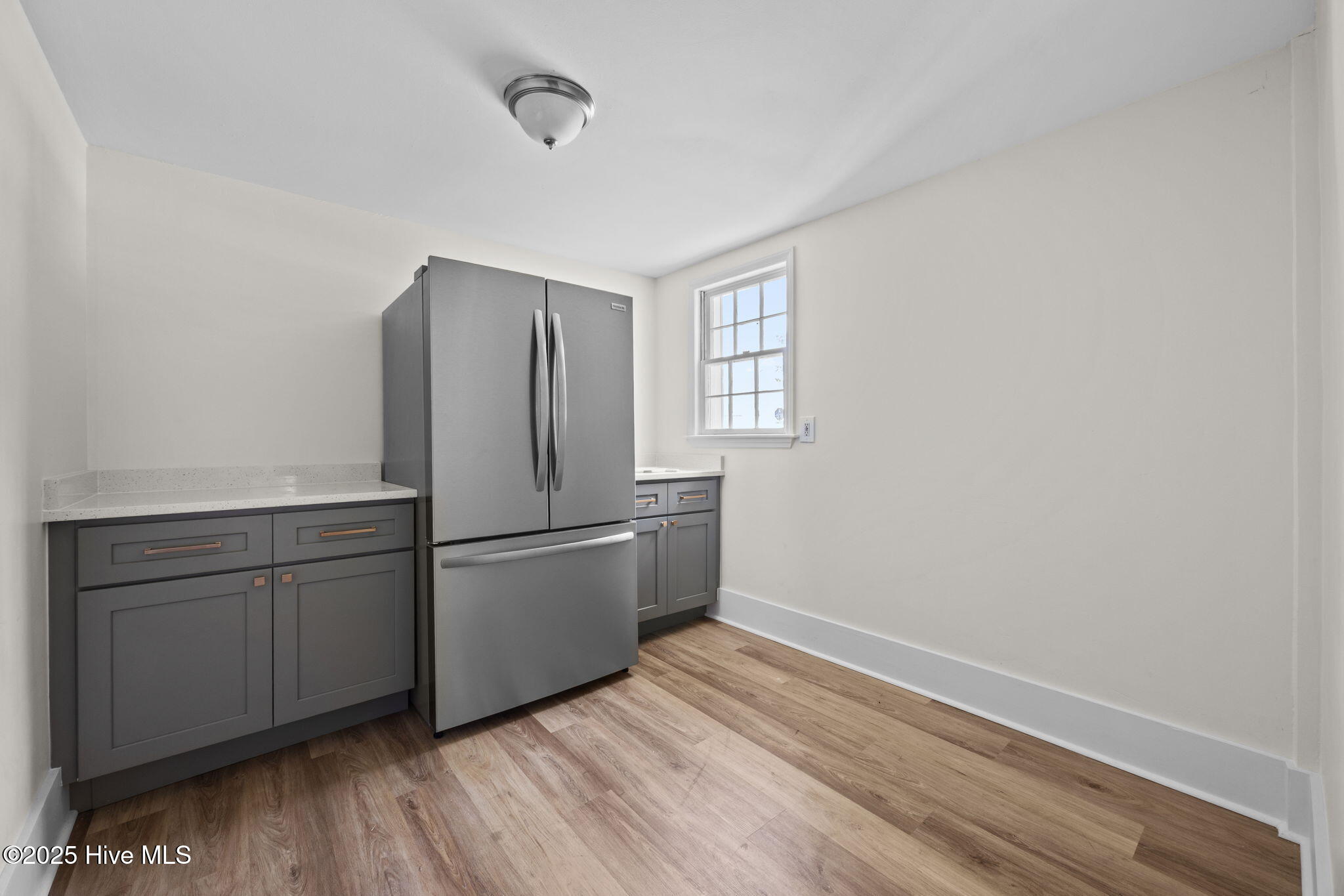 100520043 | Photo 12