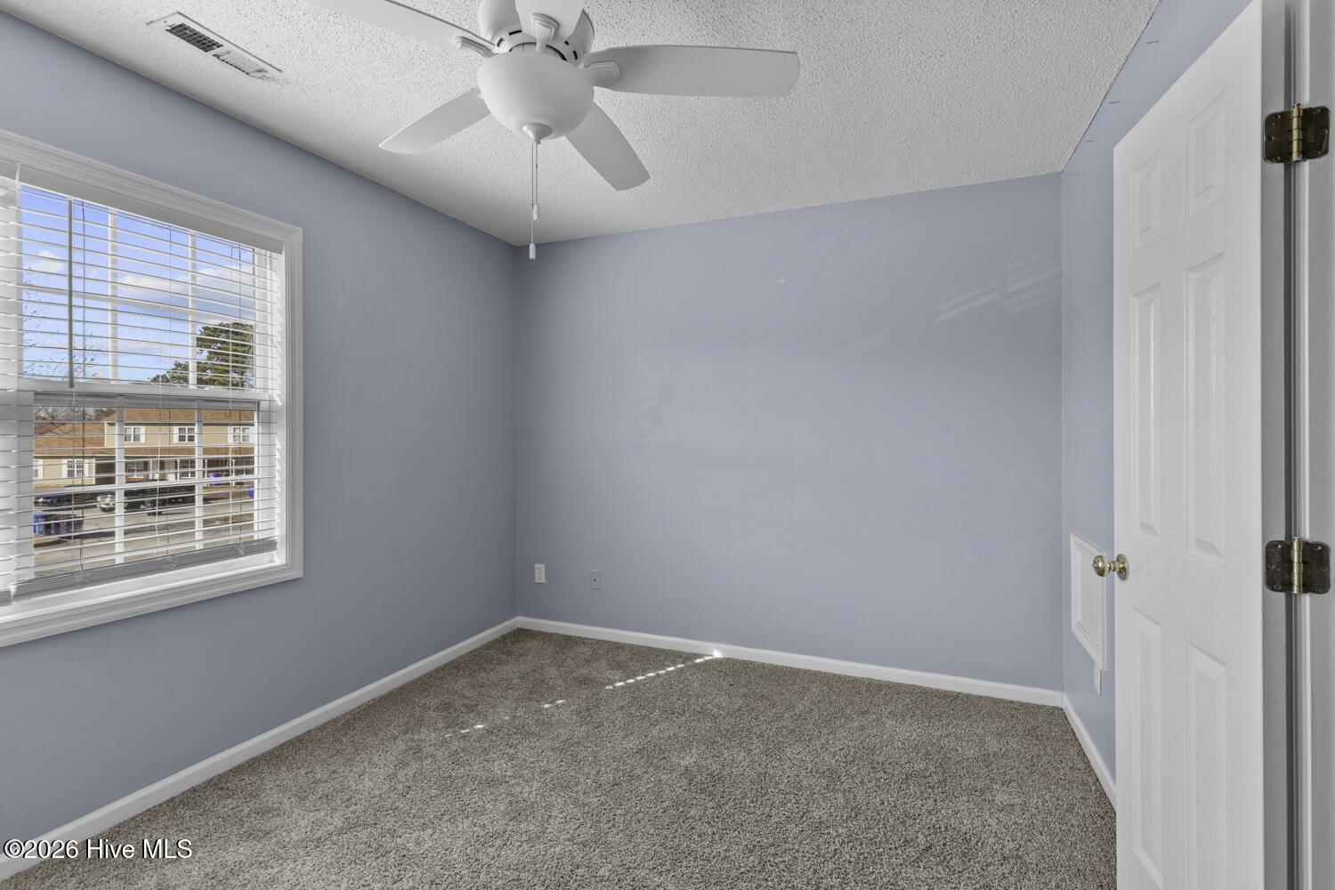 100551879 | Photo 11