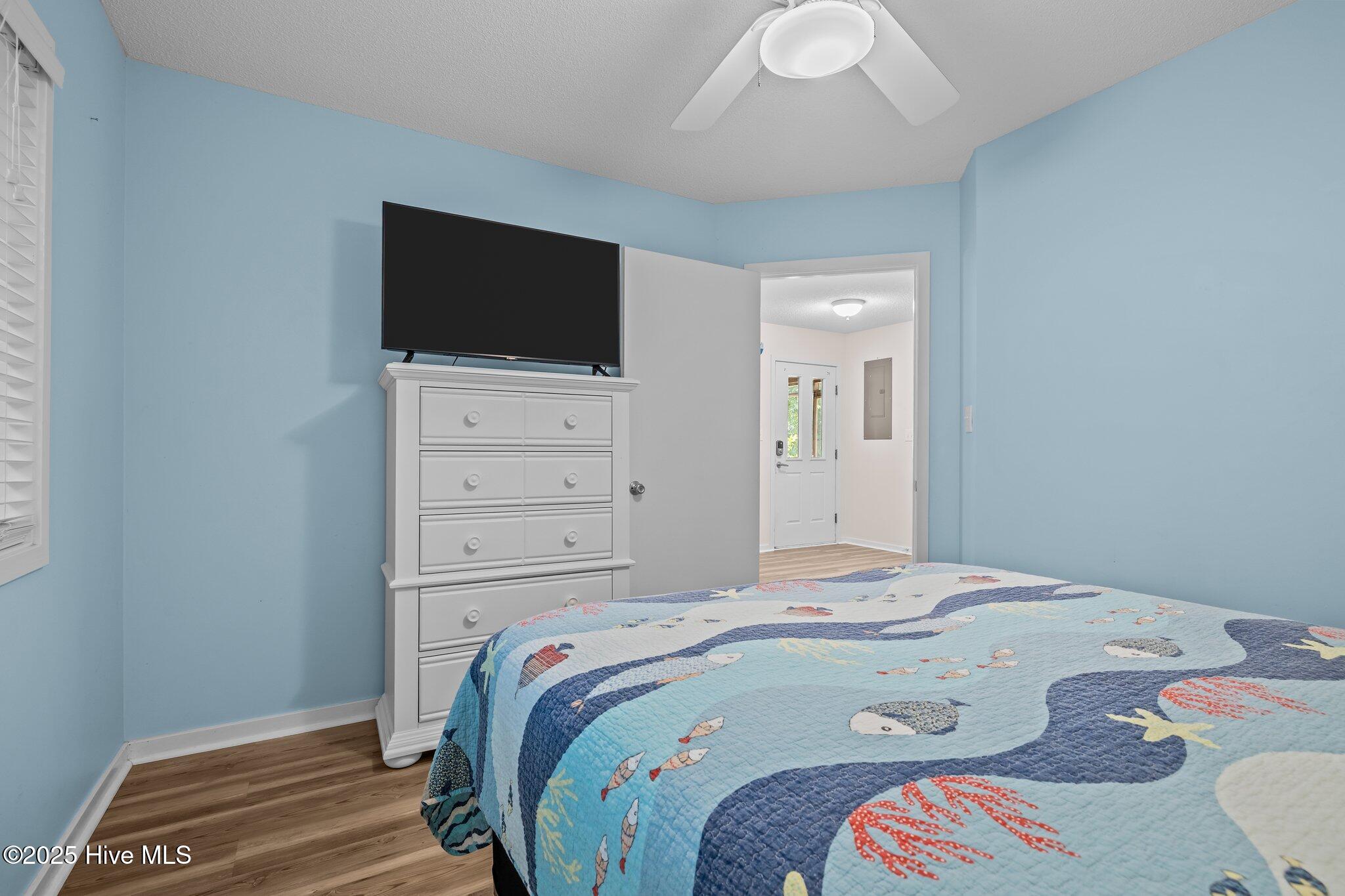 100518904 | Photo 15