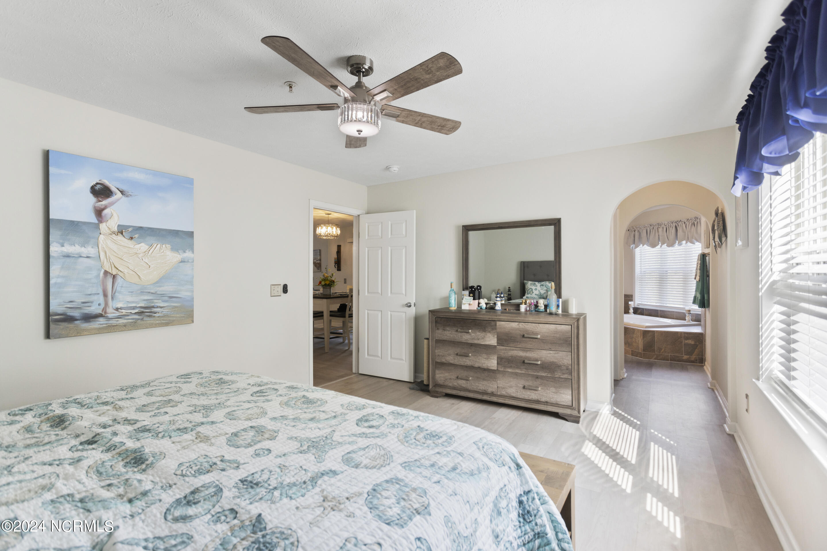 100529721 | Photo 32