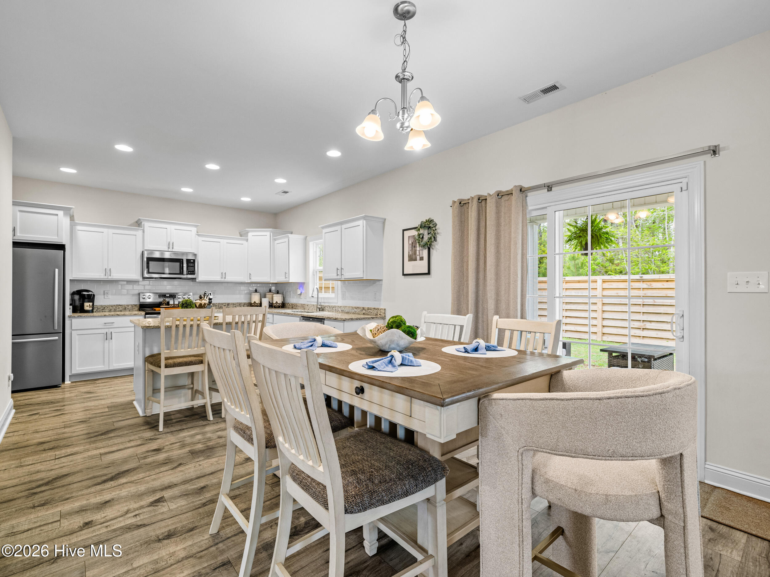 100569509 | Photo 14