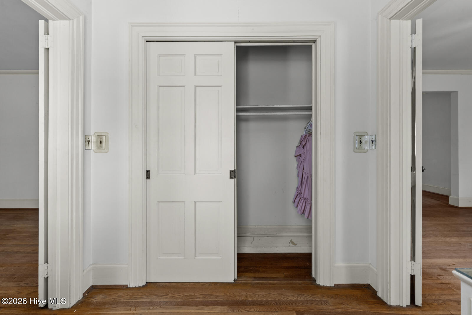 100557416 | Photo 63