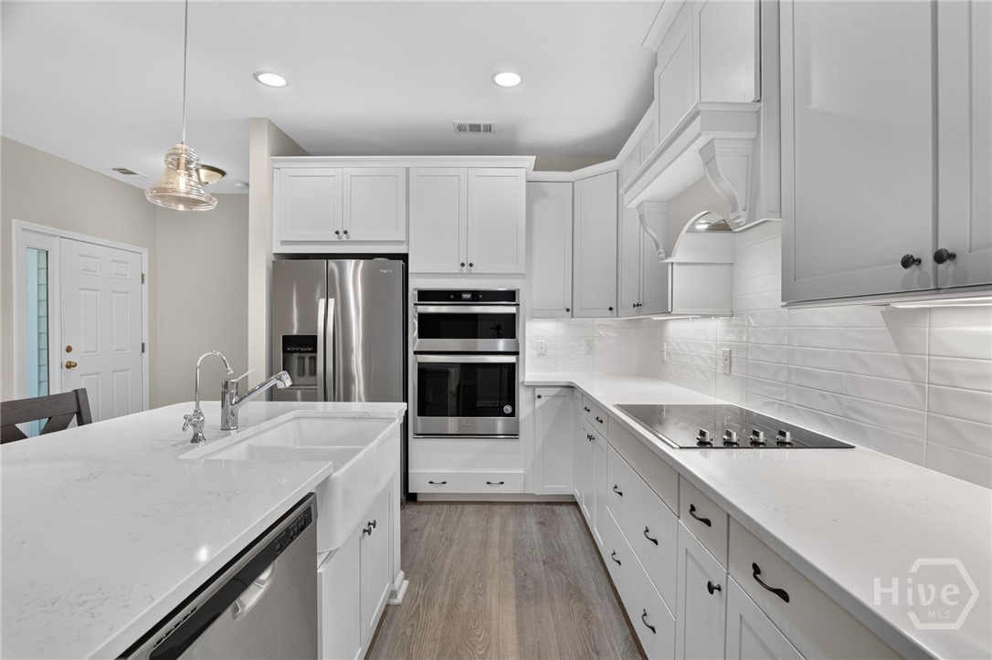 Quartz & Stainless