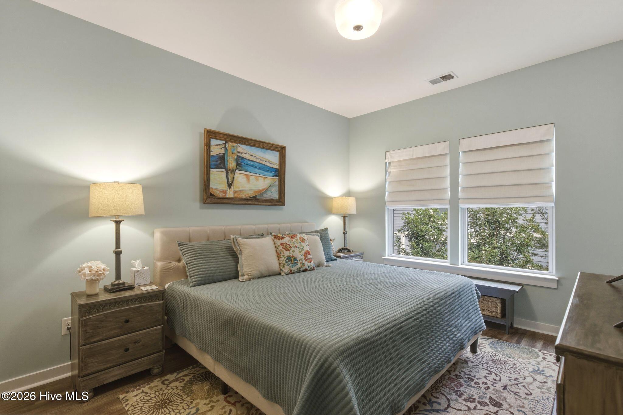 100560702 | Photo 59