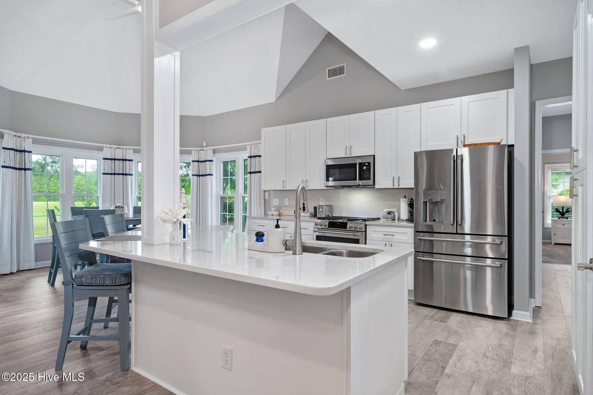 100510783 | Photo 23