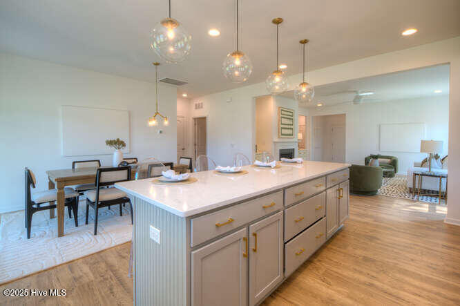 DSC 2356 7 8 Enhancer-019-014-666x444