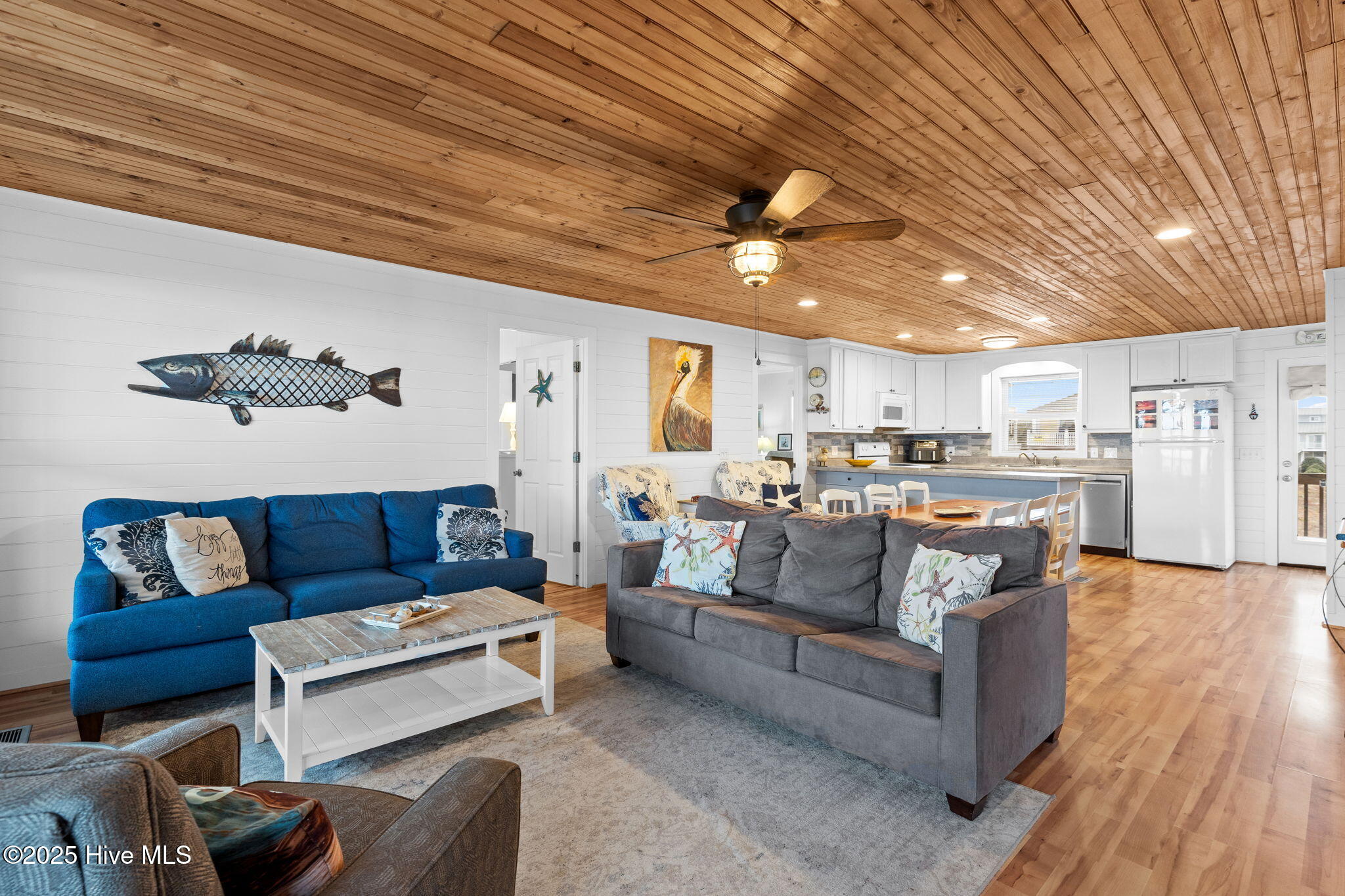 100544843 | Photo 14