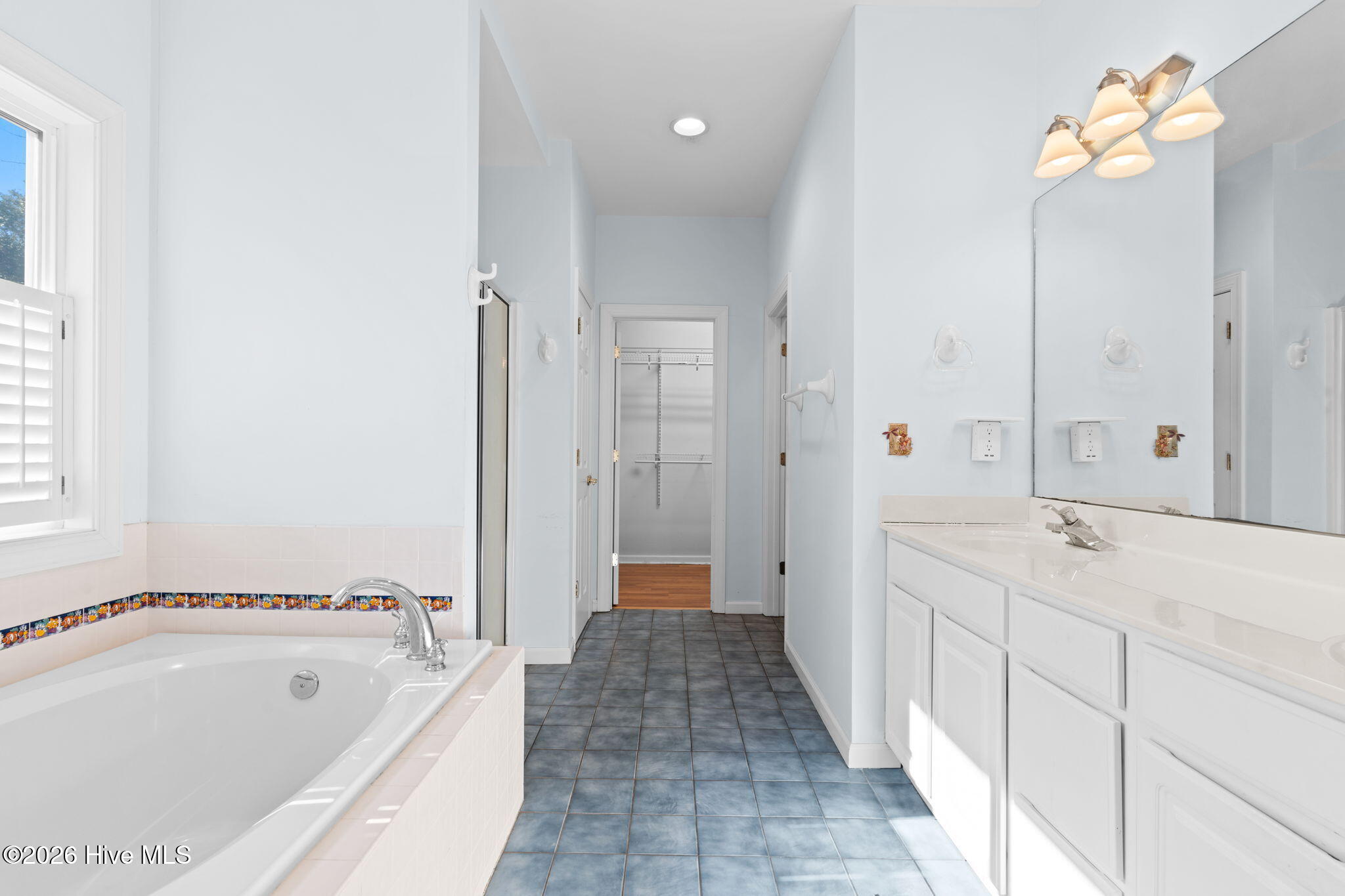 100551669 | Photo 31