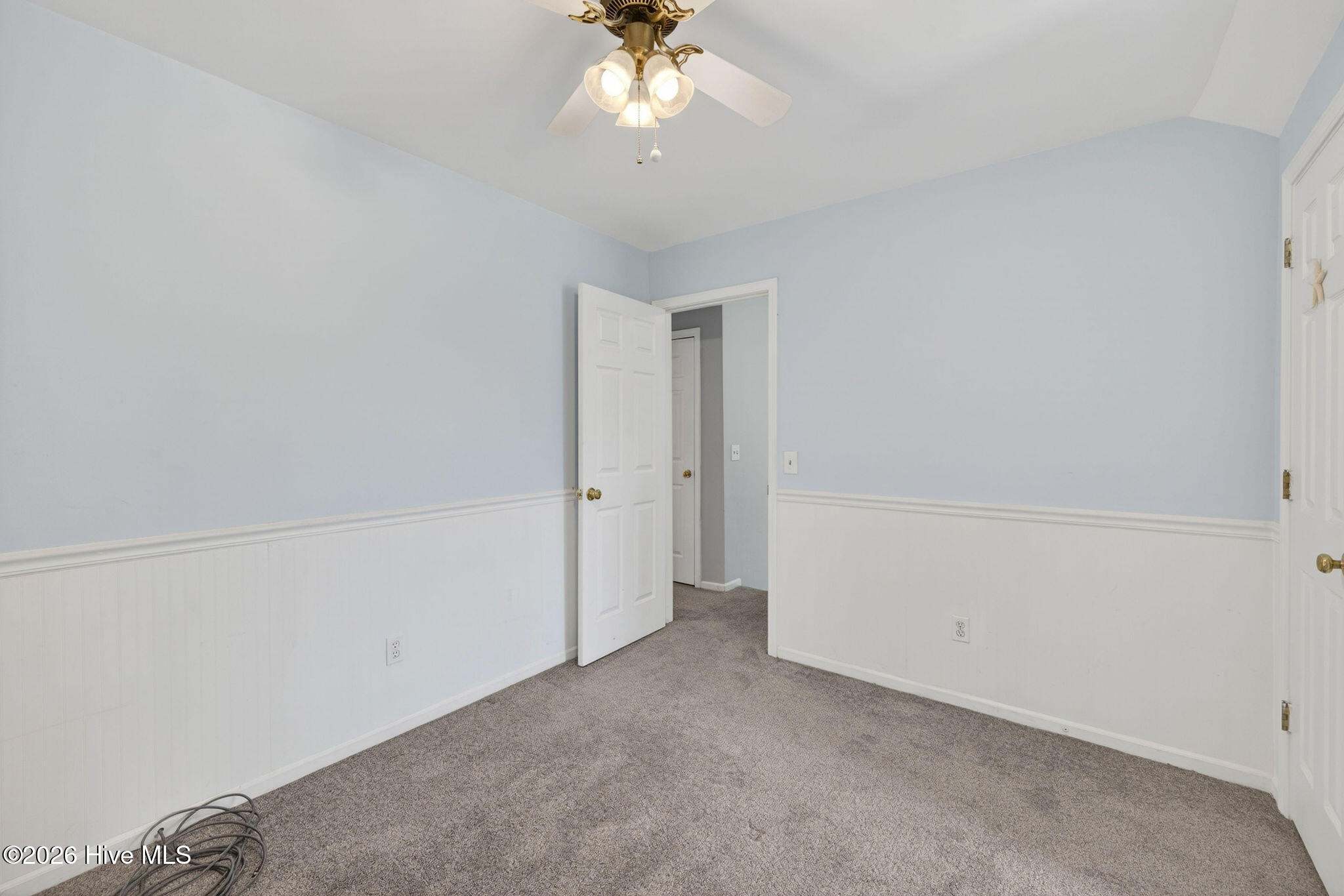 100567707 | Photo 44