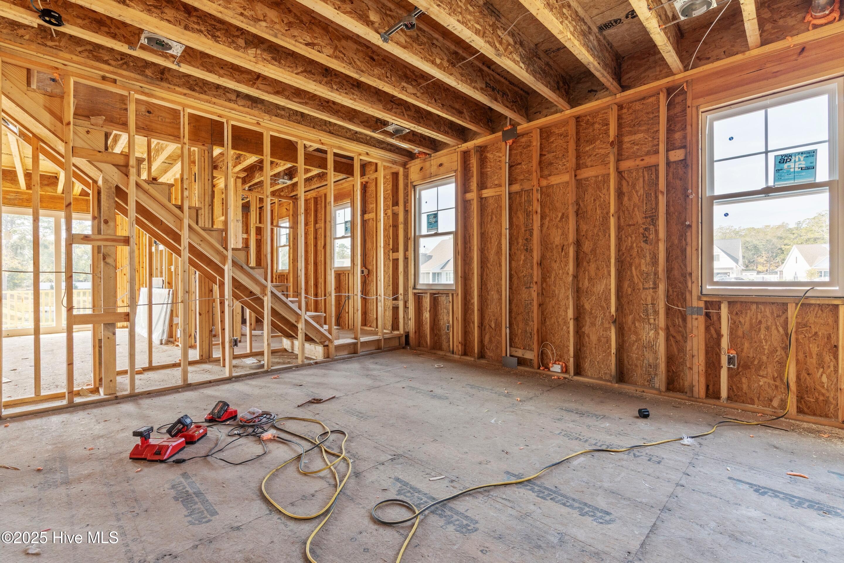 100543069 | Photo 48