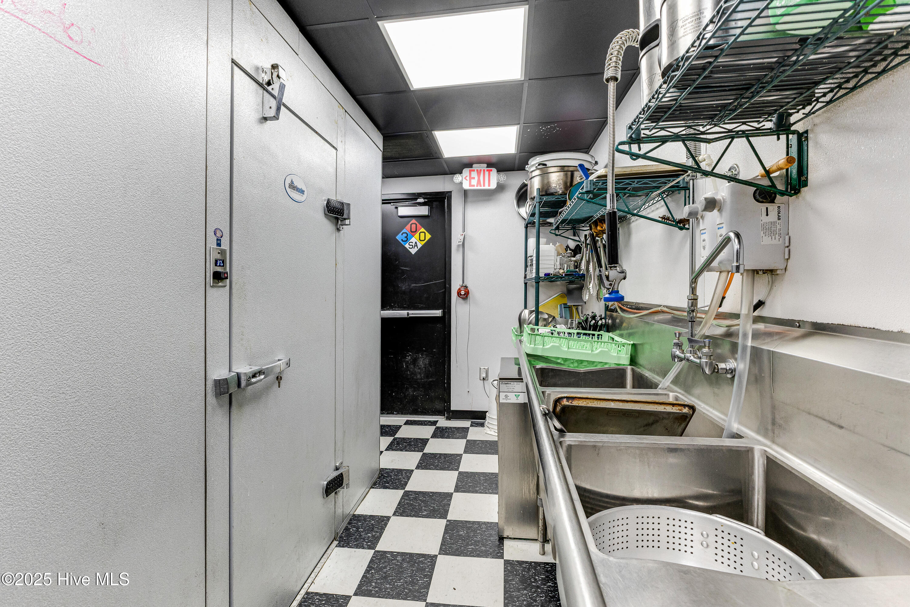 100509420 | Photo 24