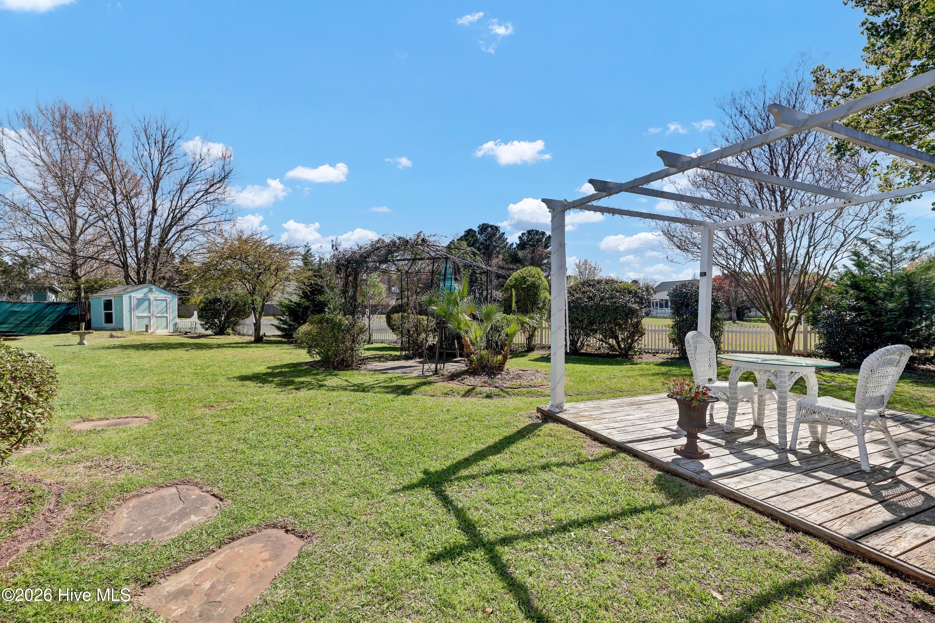 100562291 | Photo 26