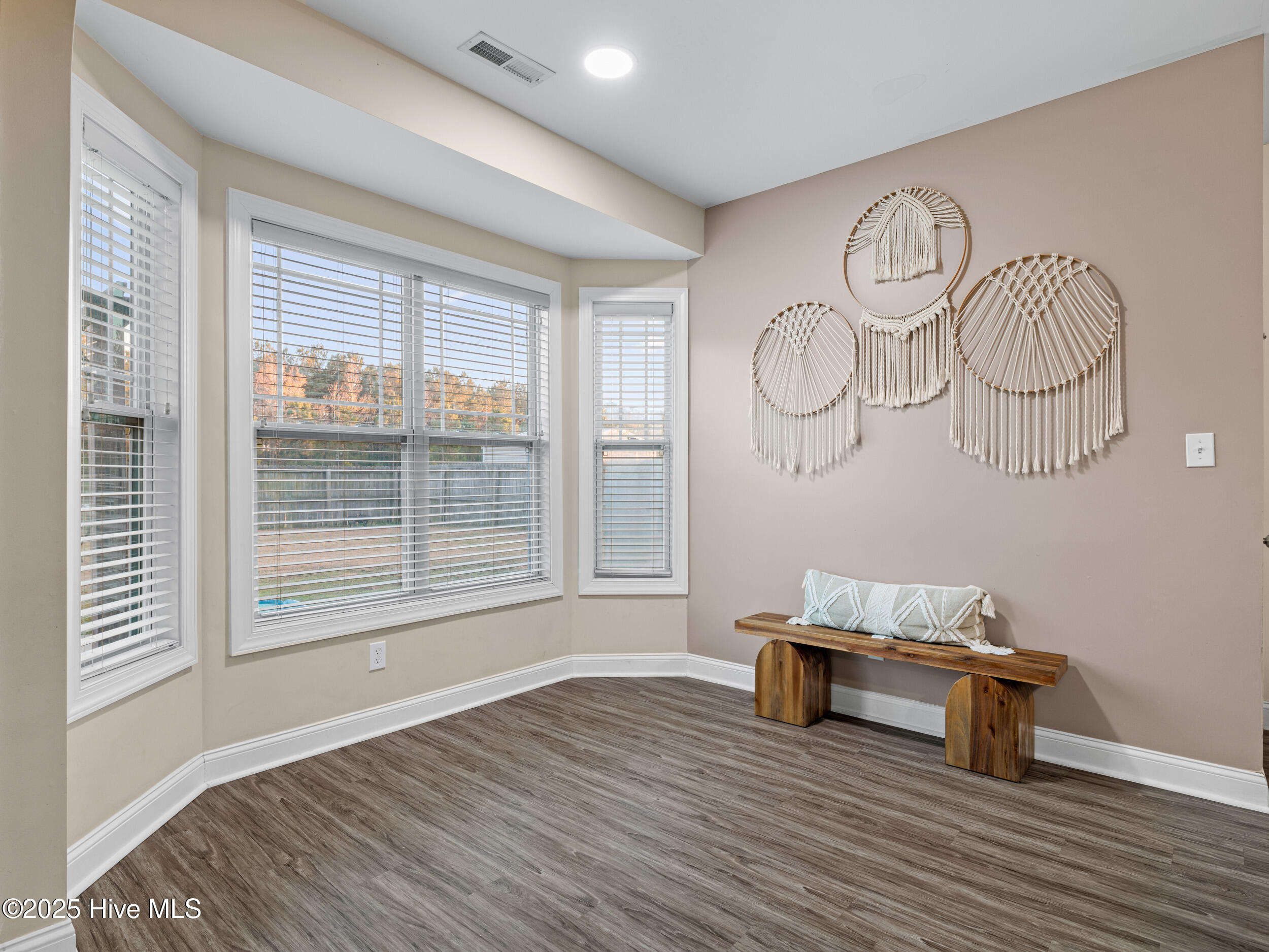 100543750 | Photo 11